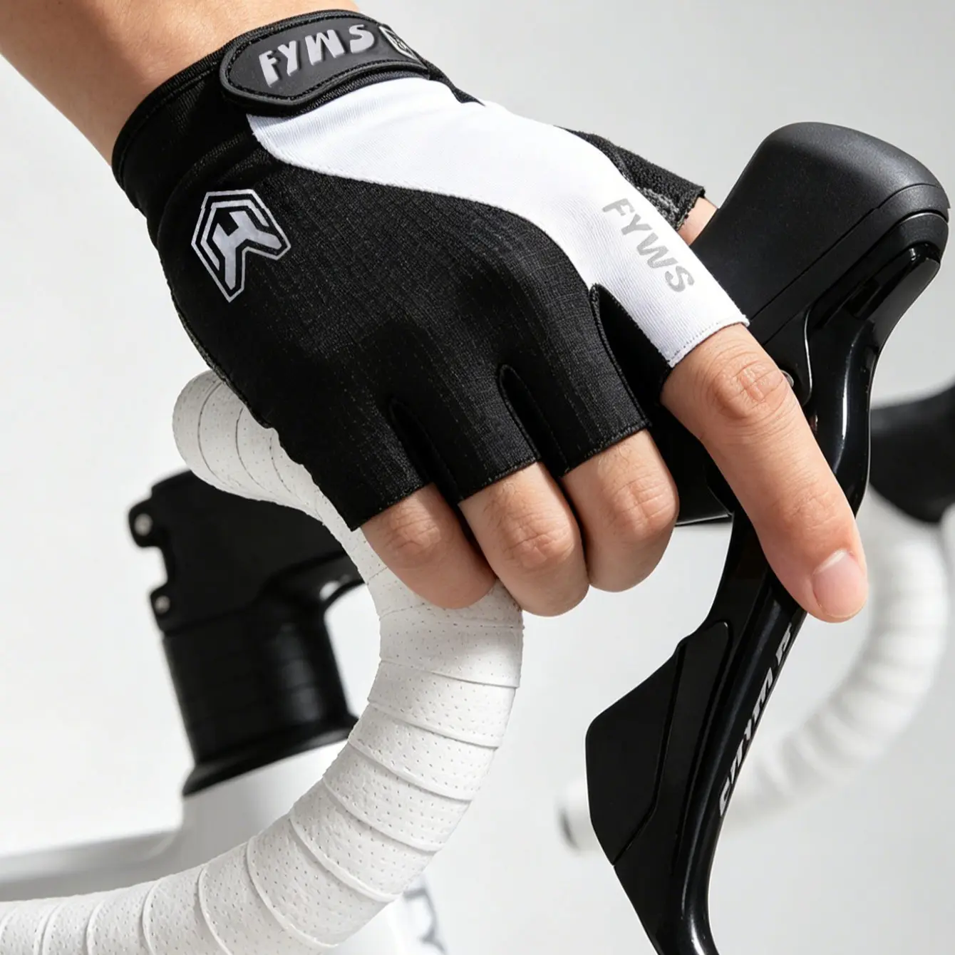 Unisex Half-Finger Cycling Gloves, Anti-Slip Shock Absorption Pads, High Elastic Breathable Fabric, Ideal for Road Bike, Mountain Bike, Gym, Outdoor Sports