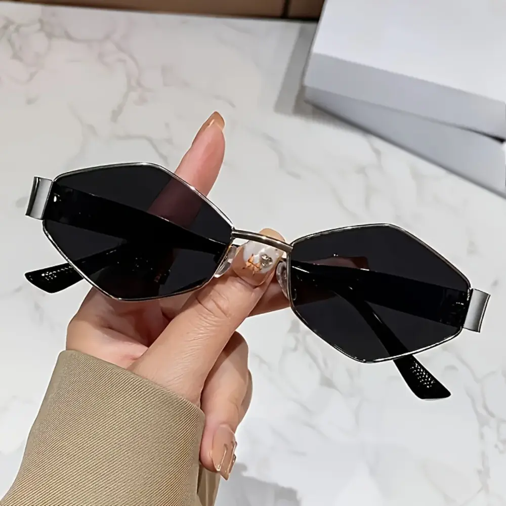 Hexagonal Glasses for Women, Stylish Vintage Gold Full Rim Statement Frame with Lightweight Polycarbonate Lenses for Party & Daily Wear, Stylish Accessories, Tac, Statement Frame Glasses, Female, Eyewear Fashion, Plastic, Novel Frame Design Women's Sungla