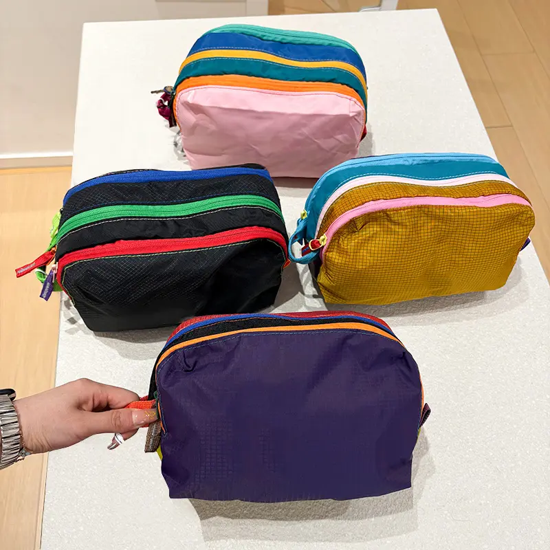 Cute Alpaca Embroidered Makeup Bag – Color Block Foldable Toiletry Organizer with Crossbody Strap, Portable Storage Pouch for Travel & Daily Use