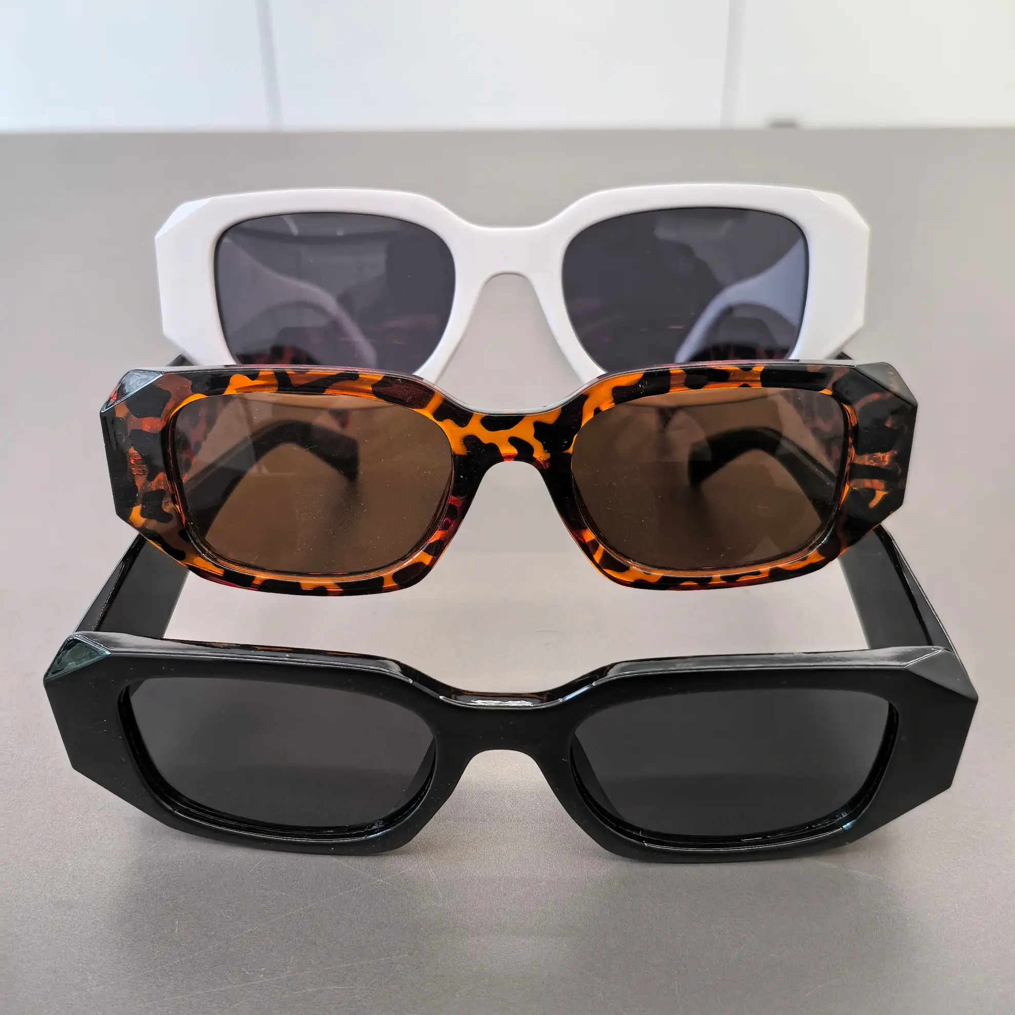 Y2K Trendy Designer Sun Glasses,Square Frame Sunglasses for Women Men Trendy Chunky Rectangle Sun Glasses Black Shades UV400 Protection