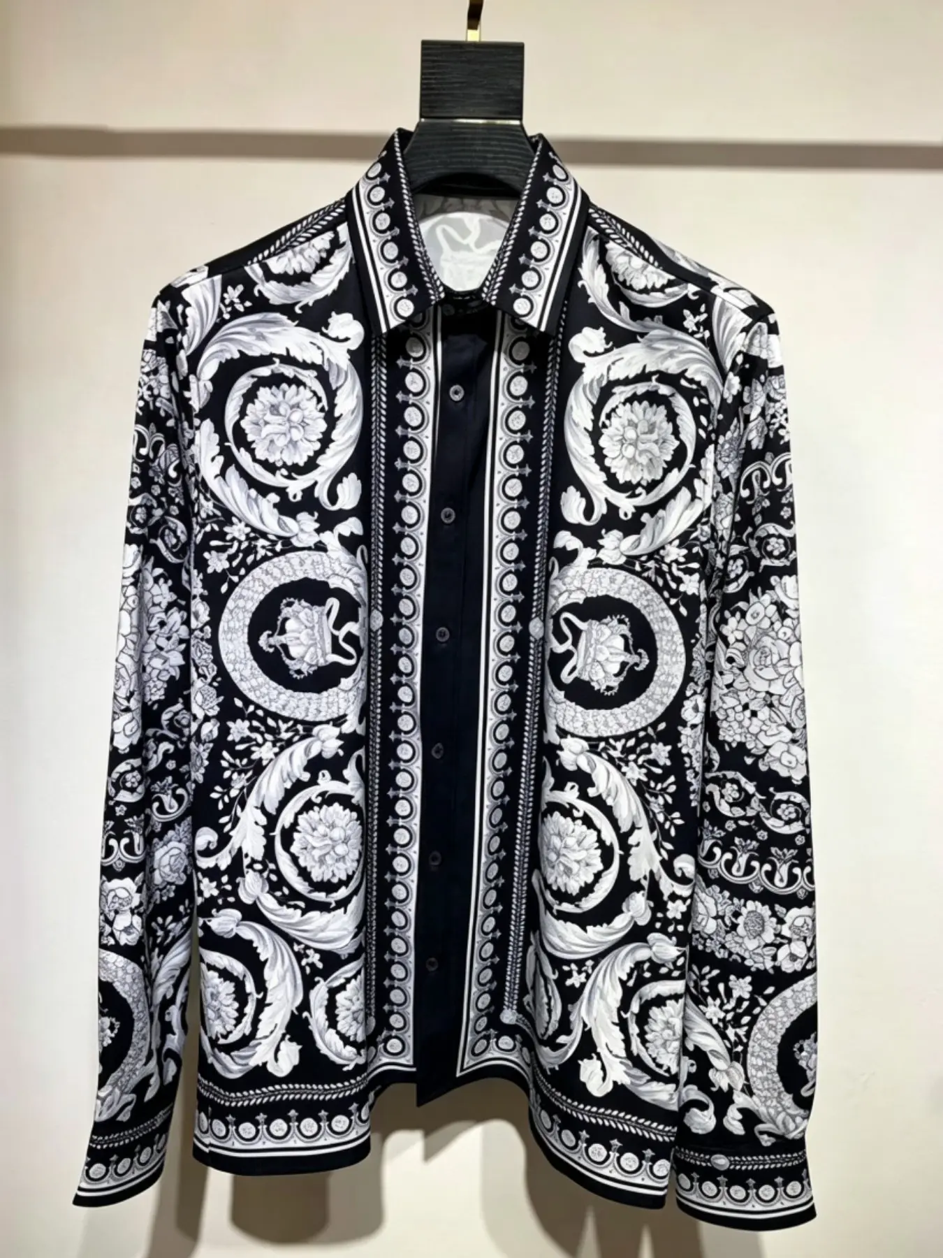 Vintage Baroque Men's Long Sleeve Shirt, Slim-Fitting Retro Style, All Seasons Wear, Full Placket Top, Unlined Clothing