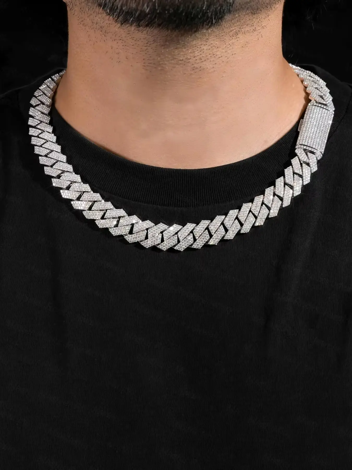 4 rows of 20mm Hiphop Cuban necklace jewelry chilled Cuban Link Chain, solid filling with solid materials, classic Miami design language, worn on high-end occasions, delivering exquisite gifts