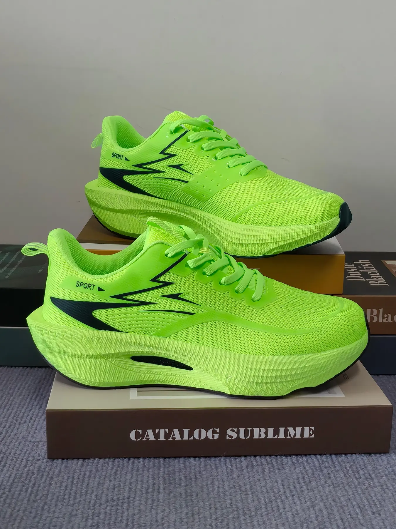 2026 New Couple Sneakers Ultra-Lightweight Breathable Gym Training Outdoor Running Shoes for Men and Women Unisex Casual Multi-Sport Outdoor Training Footwear, Size EU36-EU45