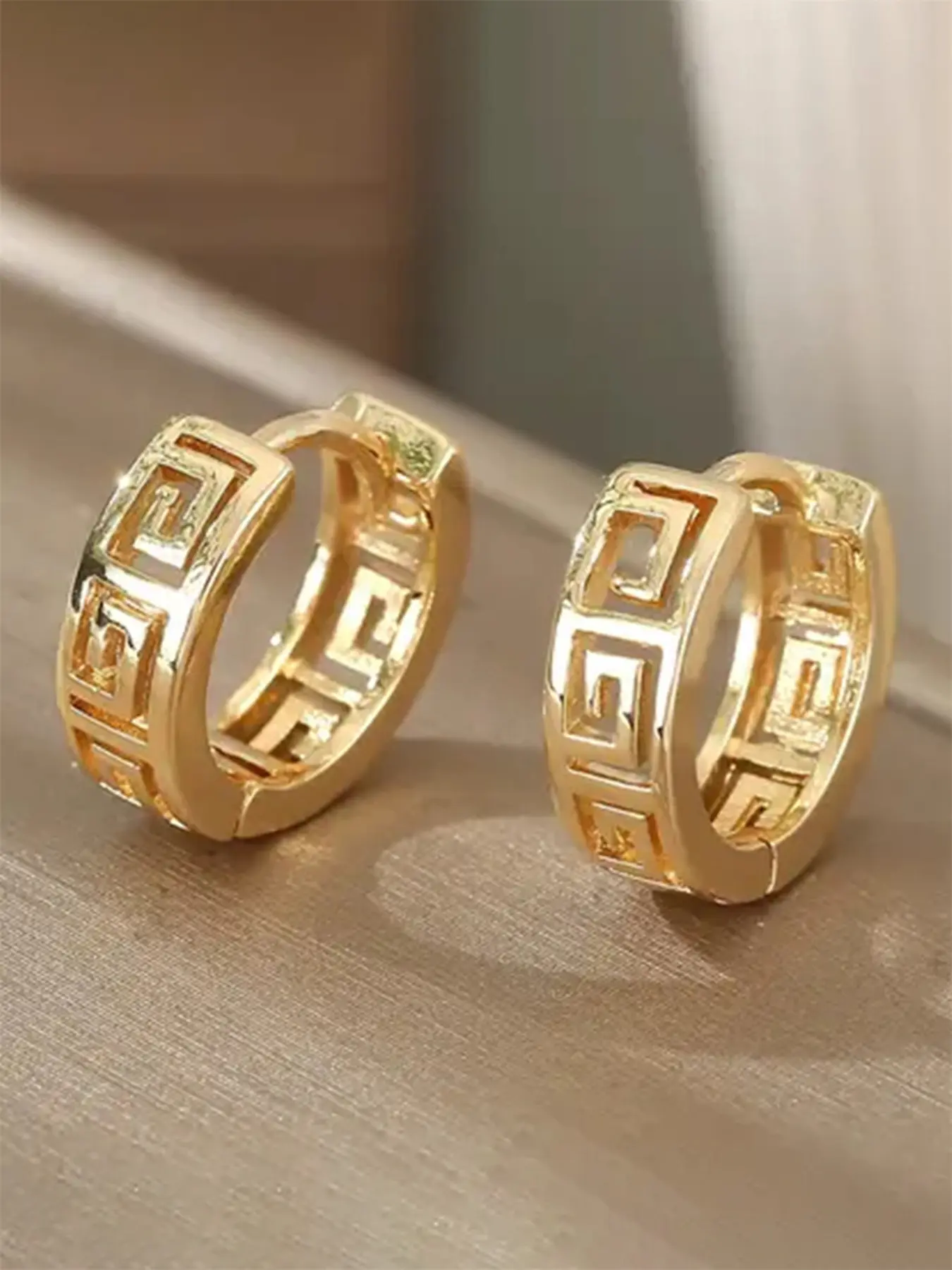 1 Pair Elegant Hoop Earrings For Women Ear Hoops For Wedding Engagement Anniversary Party Jewelry Valentine's Day Gift