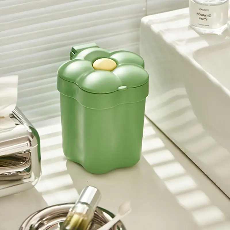 Pl，, Space-Saving Plastic Mini Flip-Top Cylindrical Desktop Waste Basket - 1pc Discreet Trash Can for Office Desk, Bedside