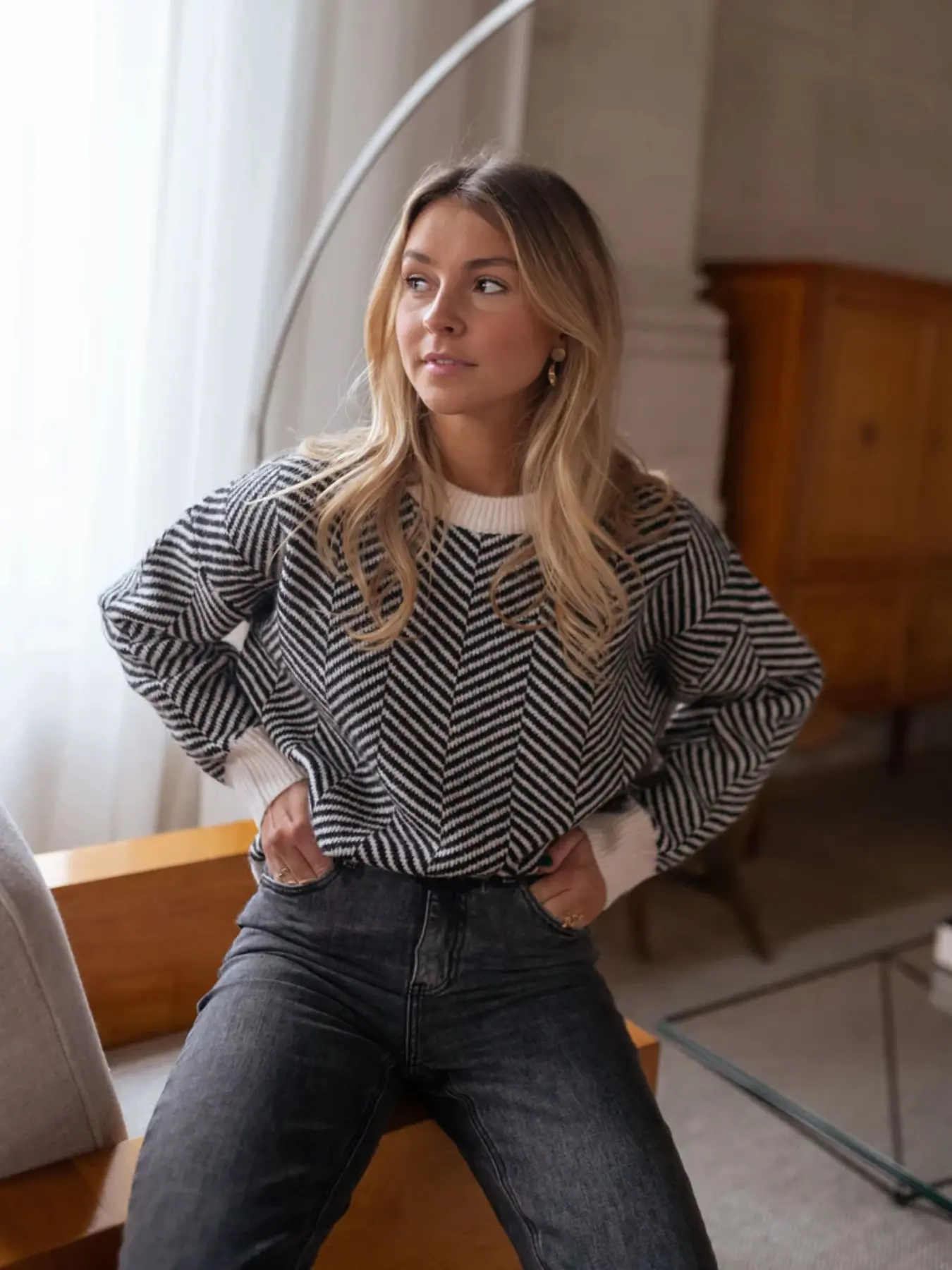Women's Black & White Striped Chevron Sweater, Drop Shoulder Contrast Trim Jumper, Casual Fall Winter Knit Top