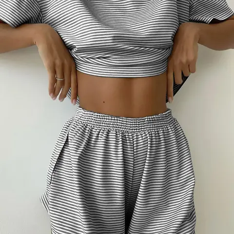 2-Piece Summer Pyjama Set, Striped Knitwear, Casual Loose-Fitting, Short Sleeve, Split Design, Breathable, Ideal for All Seasons