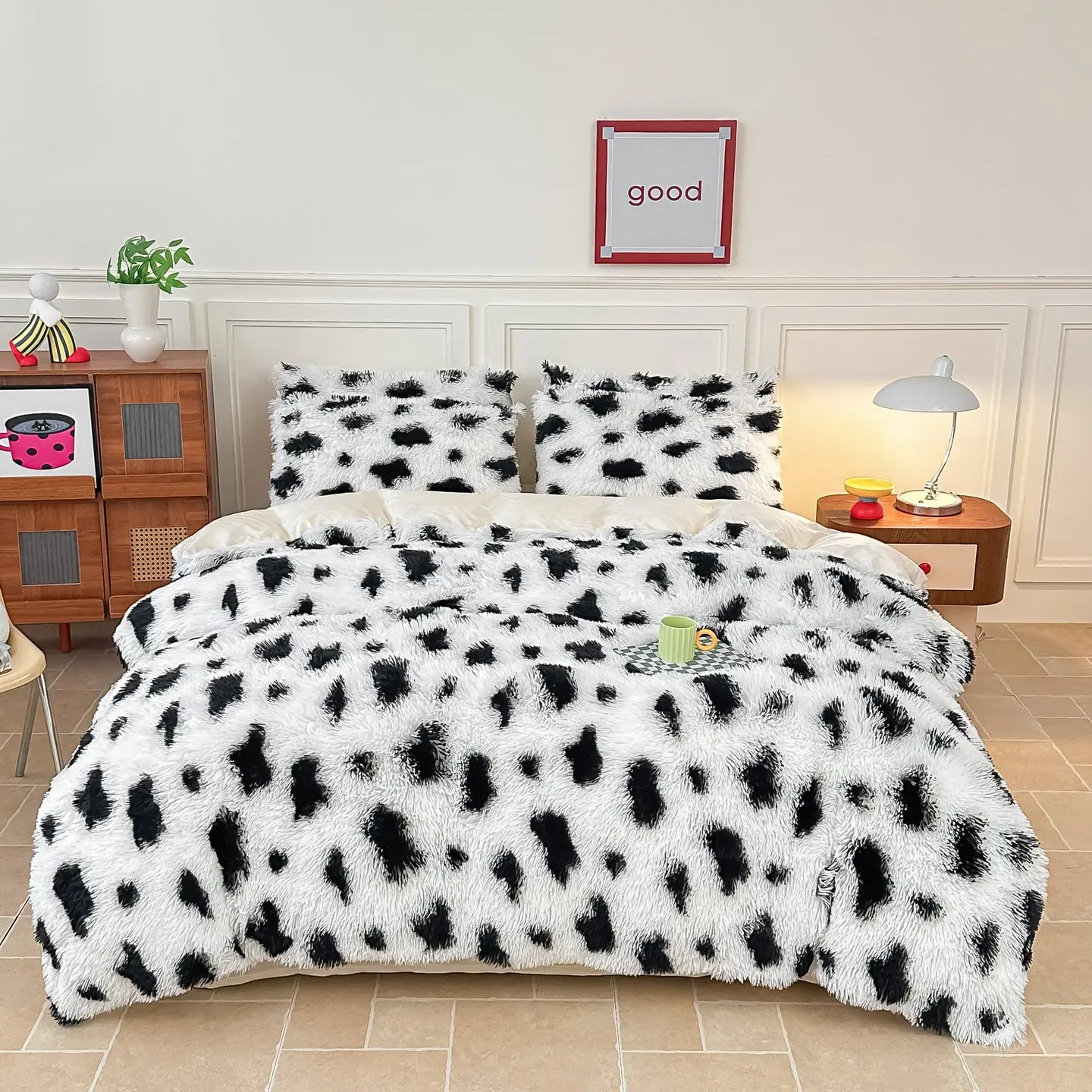 Cow Spotted Long Shaggy Faux Fur Bedding Set 4 Piece All Inclusive Fluffy Duvet Cover Set Double Sided Sherpa Lining Ultra Warm Soft Plush Bed Sheet Wrinkle Resistant Complete Pillowcases Cozy Aesthetic Bedroom Y2K Room Decor For Queen Full Size Bed