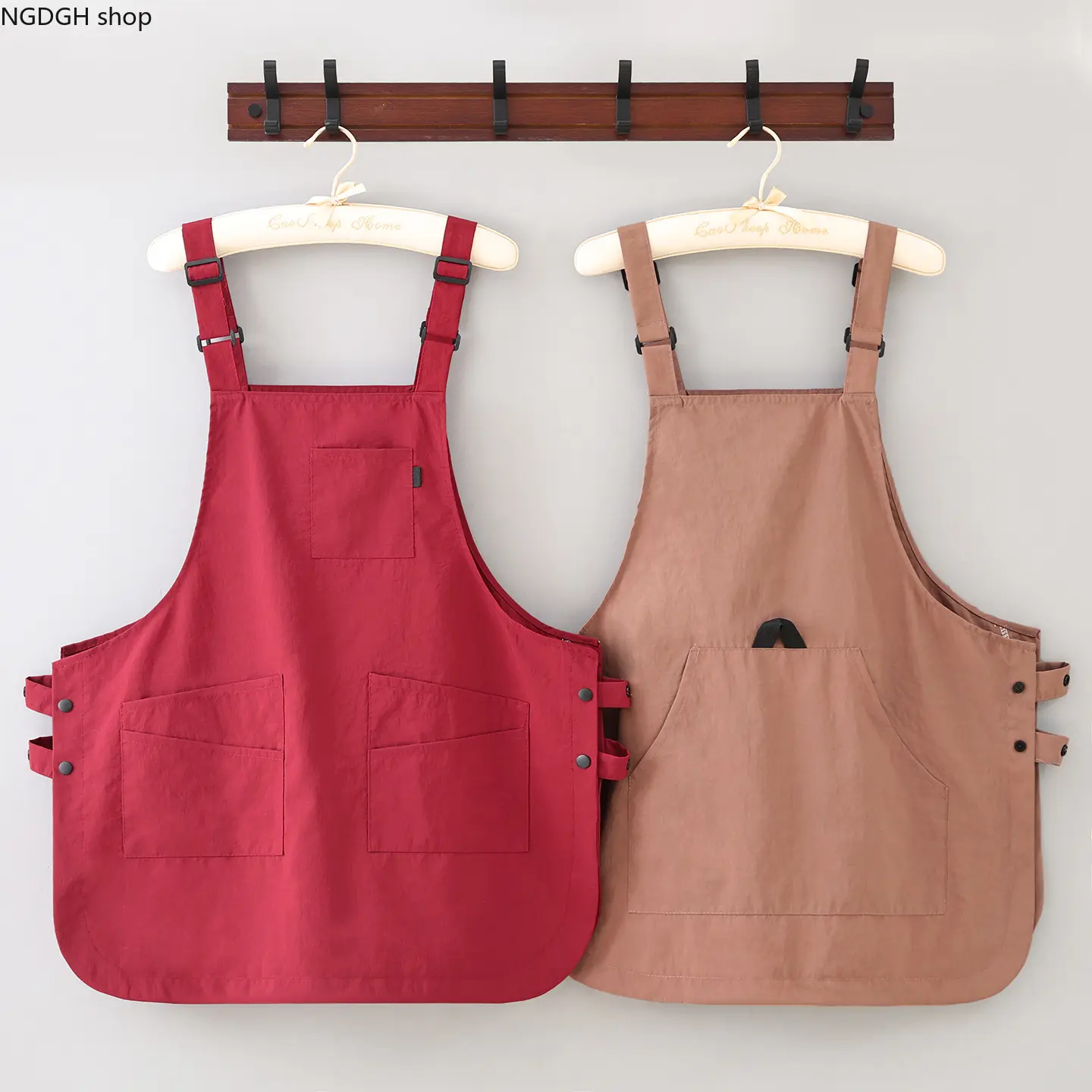 Unisex Kitchen Bib Apron - Adjustable Straps, Multiple Pockets, Durable Fabric for Cooking & Baking, Sports & Outdoor Gardening, Restaurant Work Accessory (Red, Beige, Black), Work Accessories