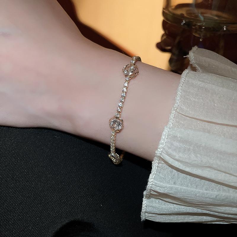 Elegant Zircon Flower Cutout Bracelet, Women's Fashion Jewelry, Rhinestone Design, Perfect Gift for Her, All Seasons Wear