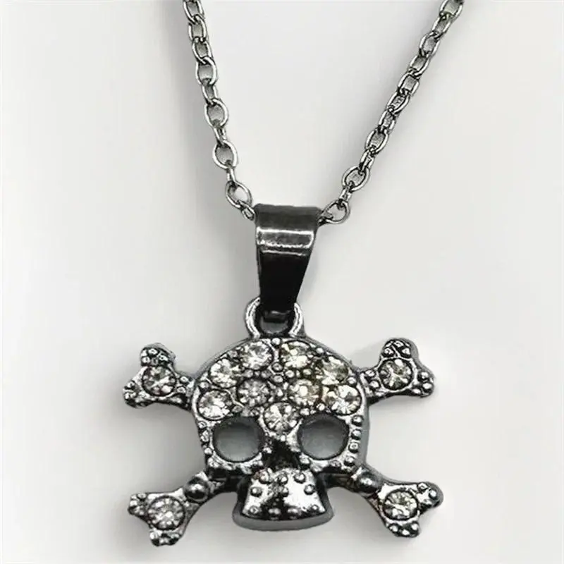 Women's Y2K Shiny Crystal Skull Pendant Necklace - Metal-Coated Long Chain, Unisex Daily Wear Dangling Charm, Korean Punk Goth Vintage Costume Jewelry Gift