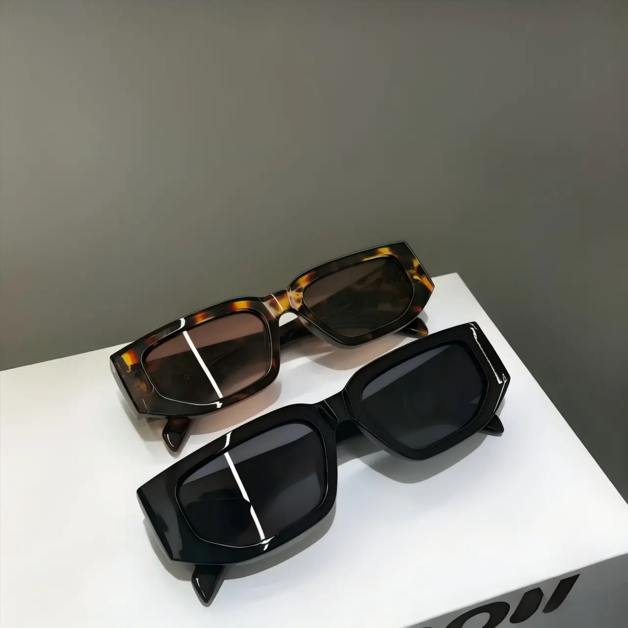 Retro Rectangle UV400 Protection Sunglasses,Lightweight and Portable, Suitable for Essential Summer Outings Cool Square Frame
