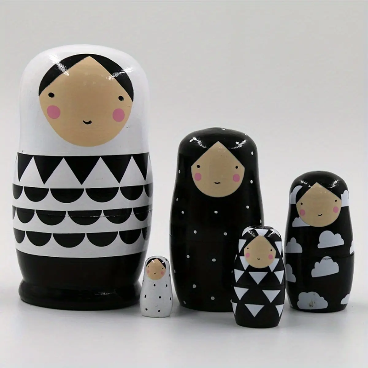 Russian nesting doll children's puzzle toy wooden black and white small 5-layer gift creative gift
