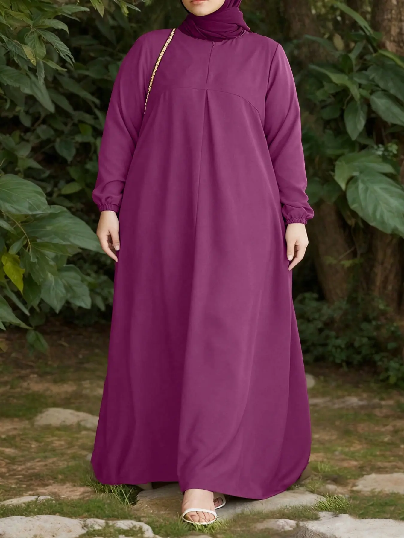 Plus Size Muslim Abaya Maxi Dress, Solid Stand Collar Front Zipper, Elastic Cuff Sleeve Loose Polyester Robe, Flowy Figure Concealing Modest Outfit For Curvy Muslim Women Prayer Daily Wea