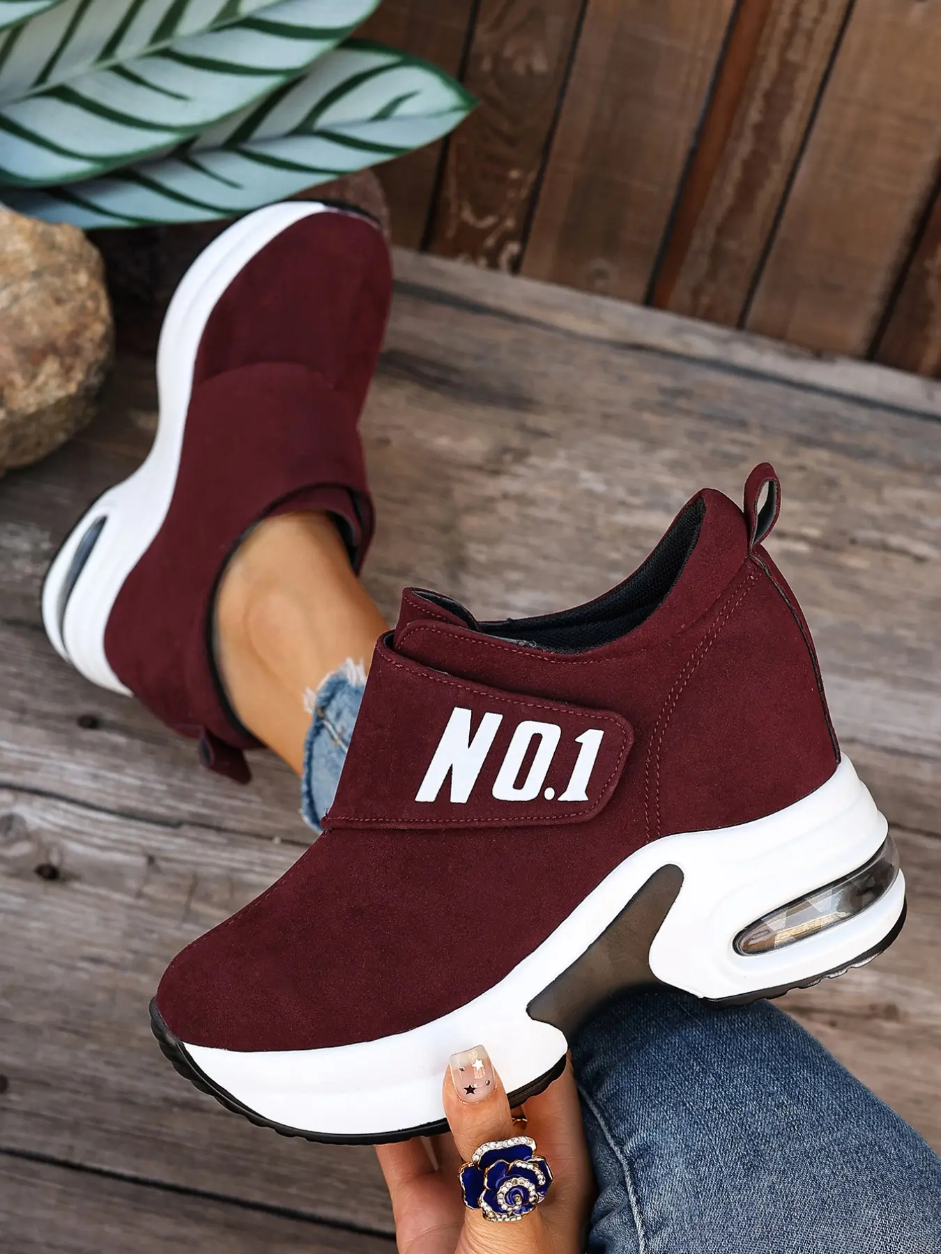 Women's Matte Faux Suede No.1 Letter Velcro Casual Shoes, Casual Sneakers, Transparent Shock Absorbing Sole, Retro Street Style, Comfortable and Lightweight