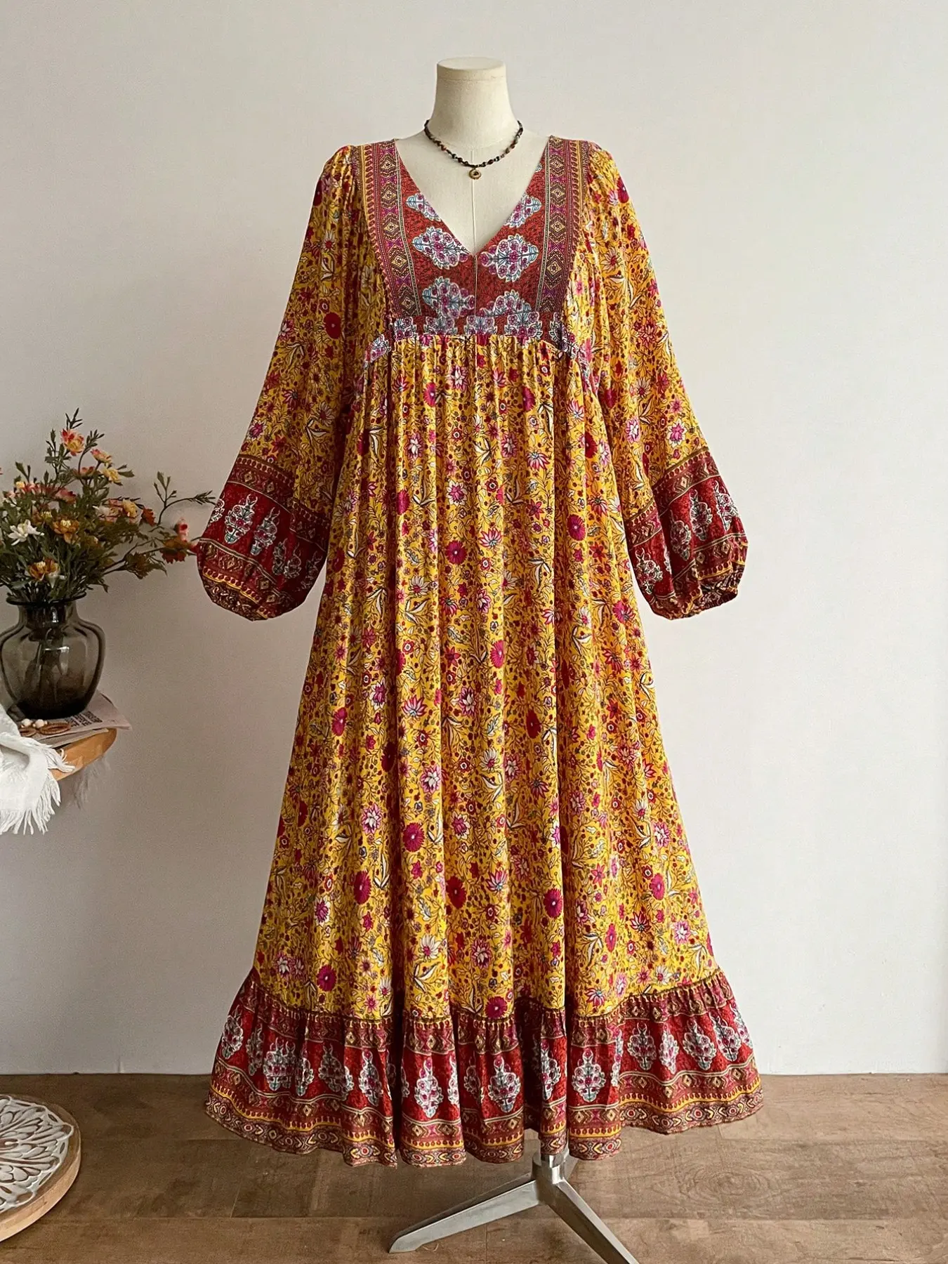 Plus Size Women's Long Floral Boho Travel Retro Ethnic Long Sleeve Dress, Perfect for Vacation and Leisure Wear