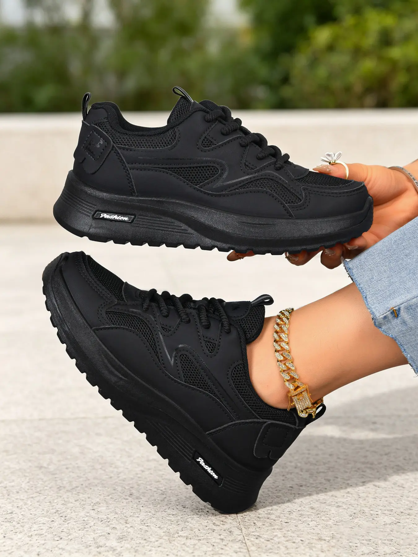 Women Two-tone Panel Platform Sneakers, Mesh & Patchwork Upper Lace Up Casual Trainers, Layered Thick Sole Retro Dad Shoes, Solid Black & Cream White Color Options, Fashion Footwear for City Daily Outings, Shopping Dates, Street Styling & Weekend Vacation