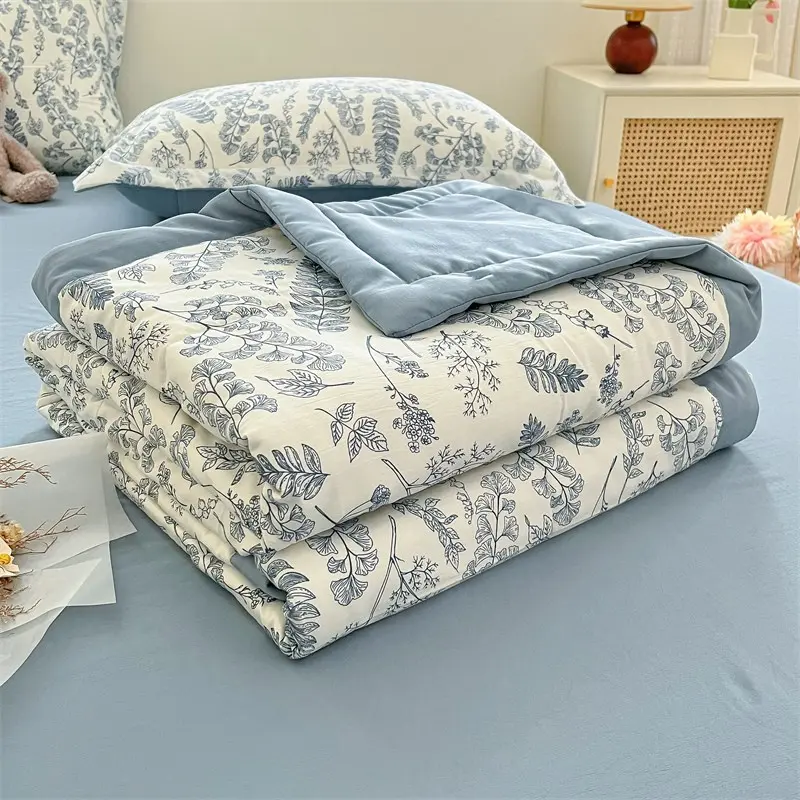 Jacquard Summer Quilt — Ultra-Soft, Skin-Friendly Lightweight Blanket for Air Conditioner, Bedroom & Living Room, Sleep Friendly Quilts