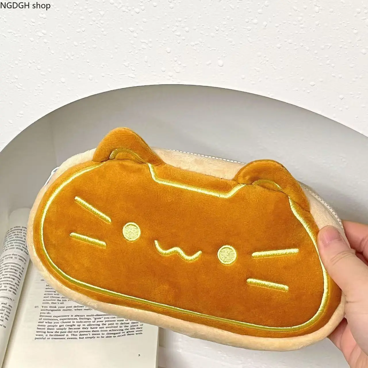 Fluffy Texture Cute Cat Toast Plush Pencil Pouch - Large Size Kawaii Cartoon Kitten Cosmetic Bag, Girls' School Stationery Organizer, Student Back to School Gift