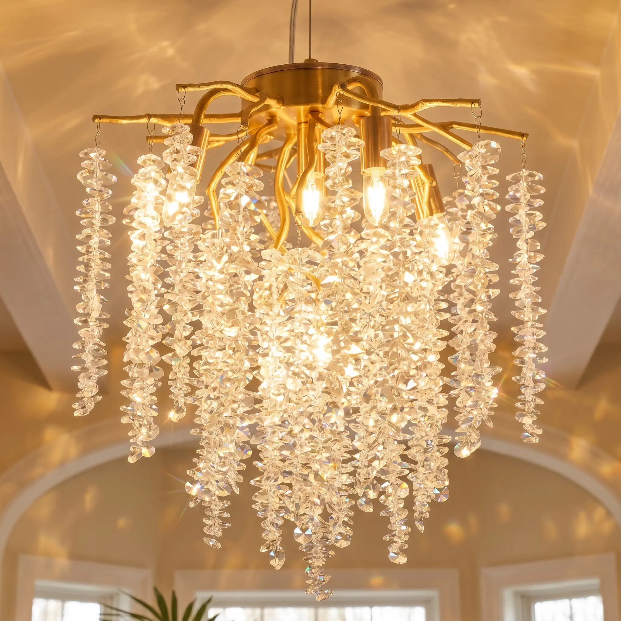 Modern golden crystal pendant light, featuring octagonal bead-shaped crystal lamp strings, with a diameter of 30 cm and E14 lamp base (bulb not included), suitable for suspension as a pendant light in dining rooms, bedrooms, entryways, and villas