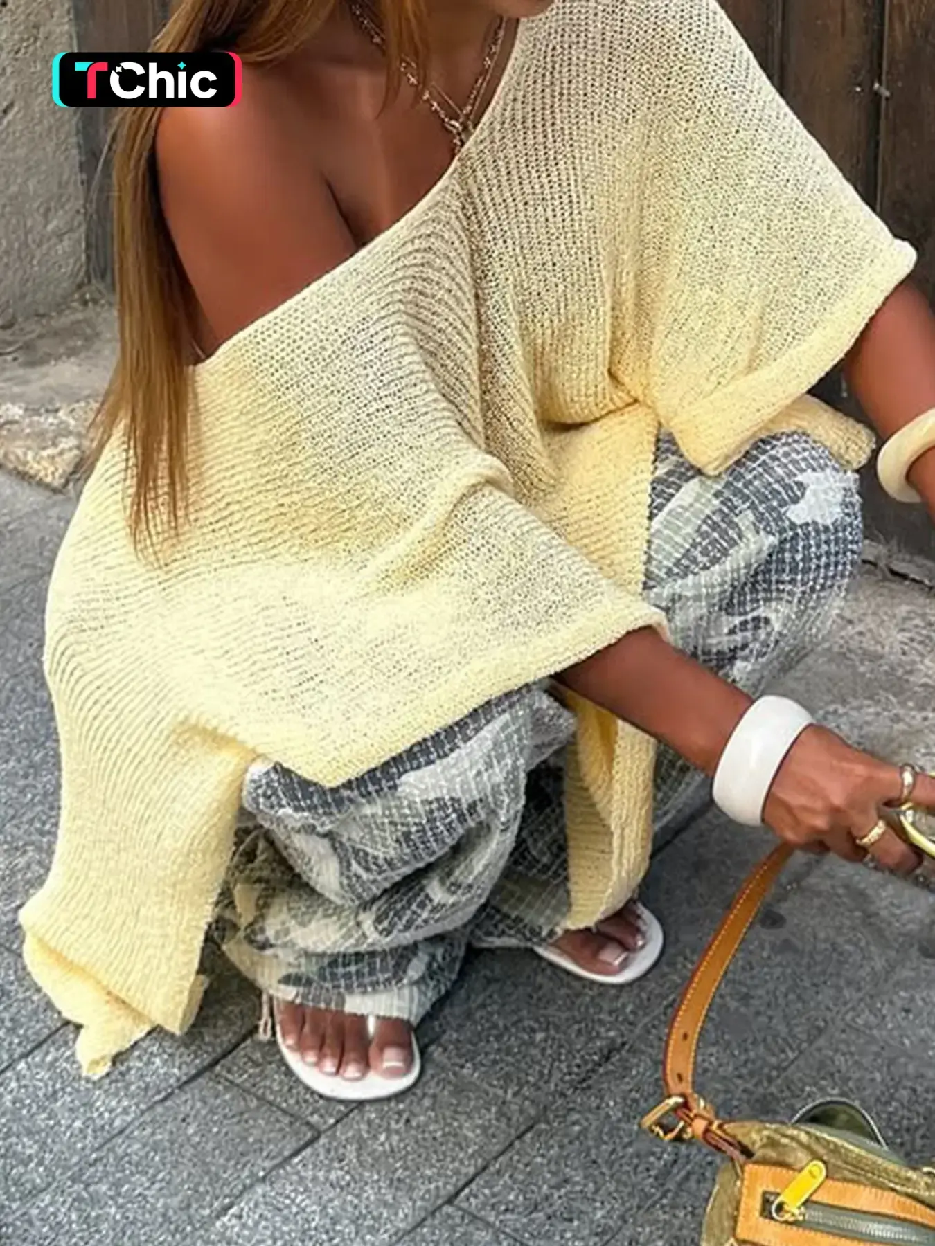 Women's Casual Loose-Fitting Plain Batwing Soft Knitwear Sweater Tops, Comfortable Daily Wear, Perfect for Vacation, Stylish Fashion Design