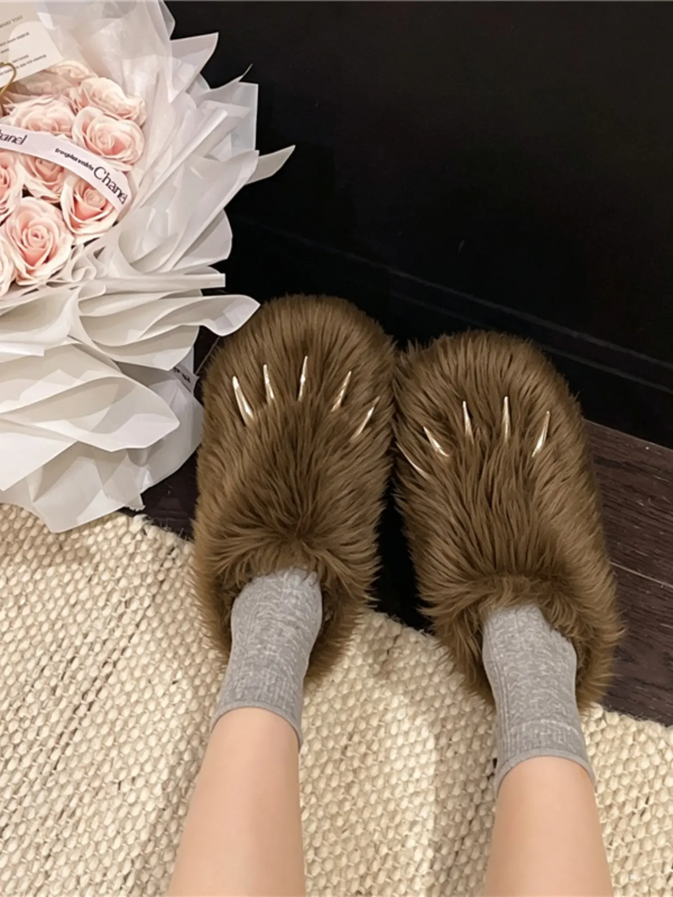 Fashionable Women's Monster Claw Slippers, Indoor Outdoor Slippers, Fall Winter New Arrival, Thick Sole, Non-Slip, Long Fur, Trendy Home & Outdoor Shoes