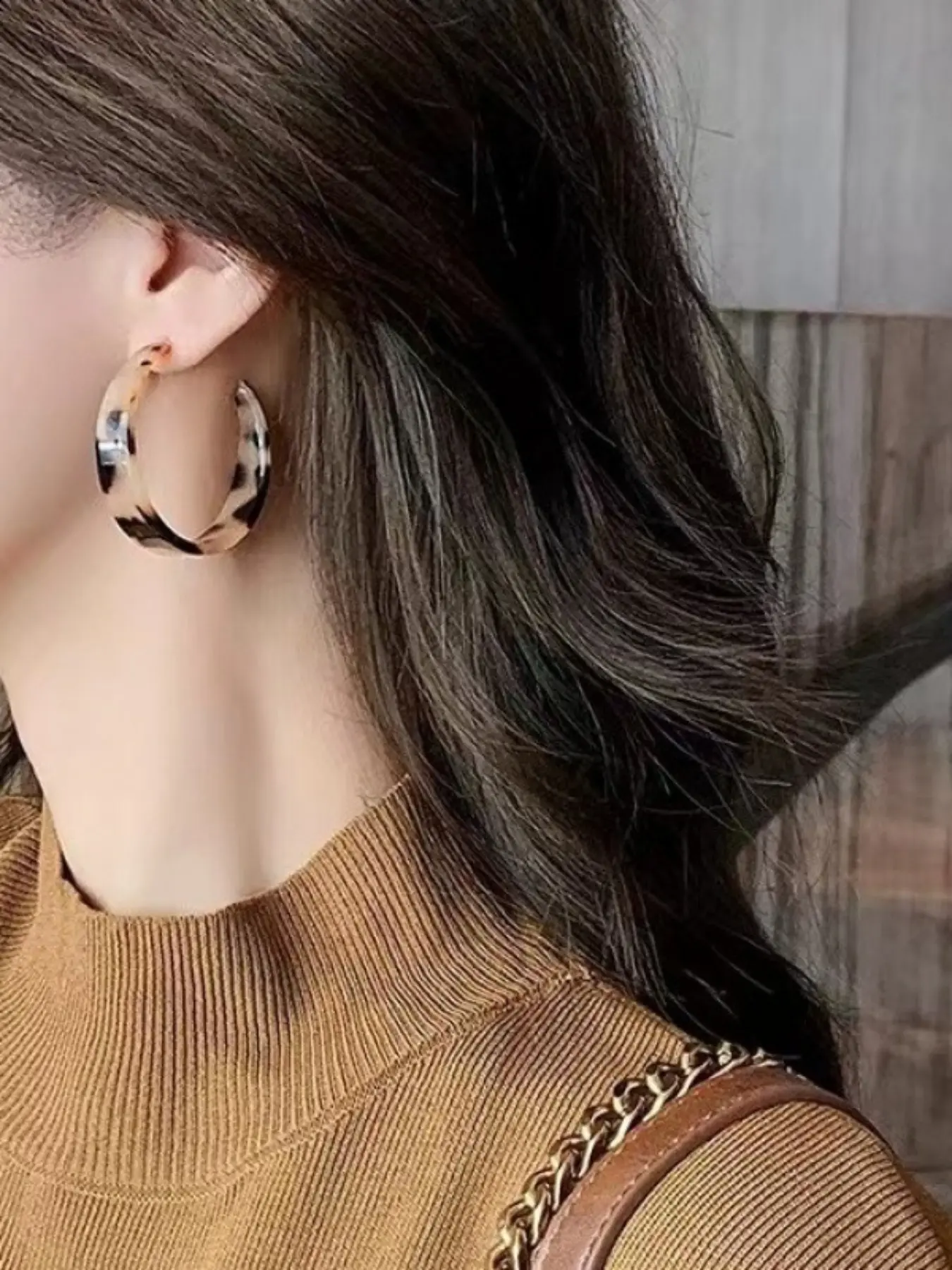 European and American Style Irregular Leopard Print C-Type Stud Earrings, Elegant and Fashionable, Versatile Jewelry for All Seasons