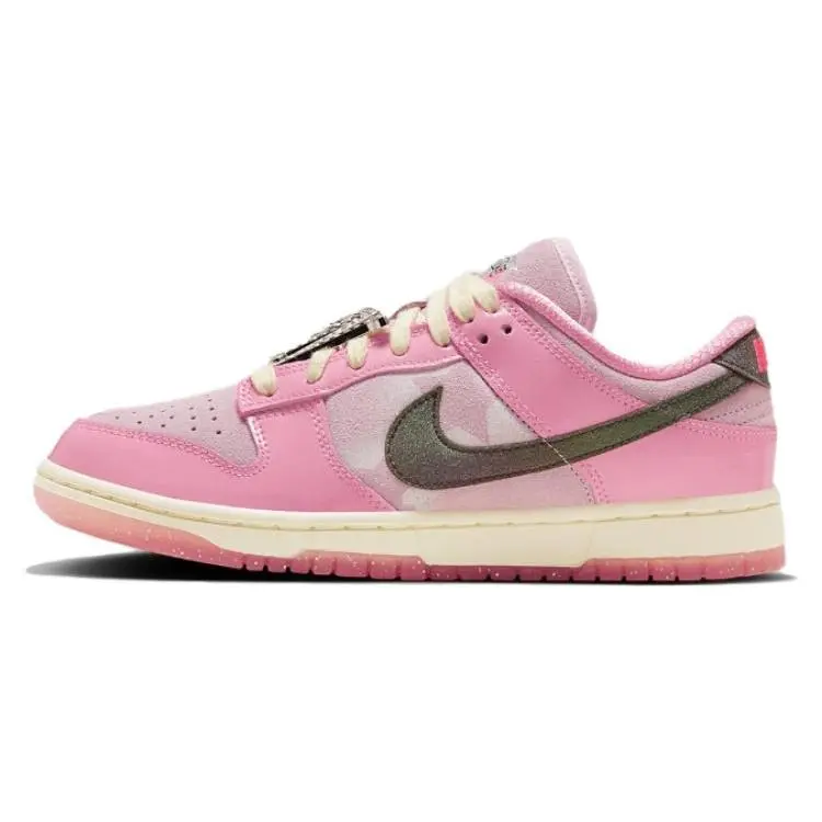Nike Wmns Dunk Low LX 'Barbie' FN8927-621