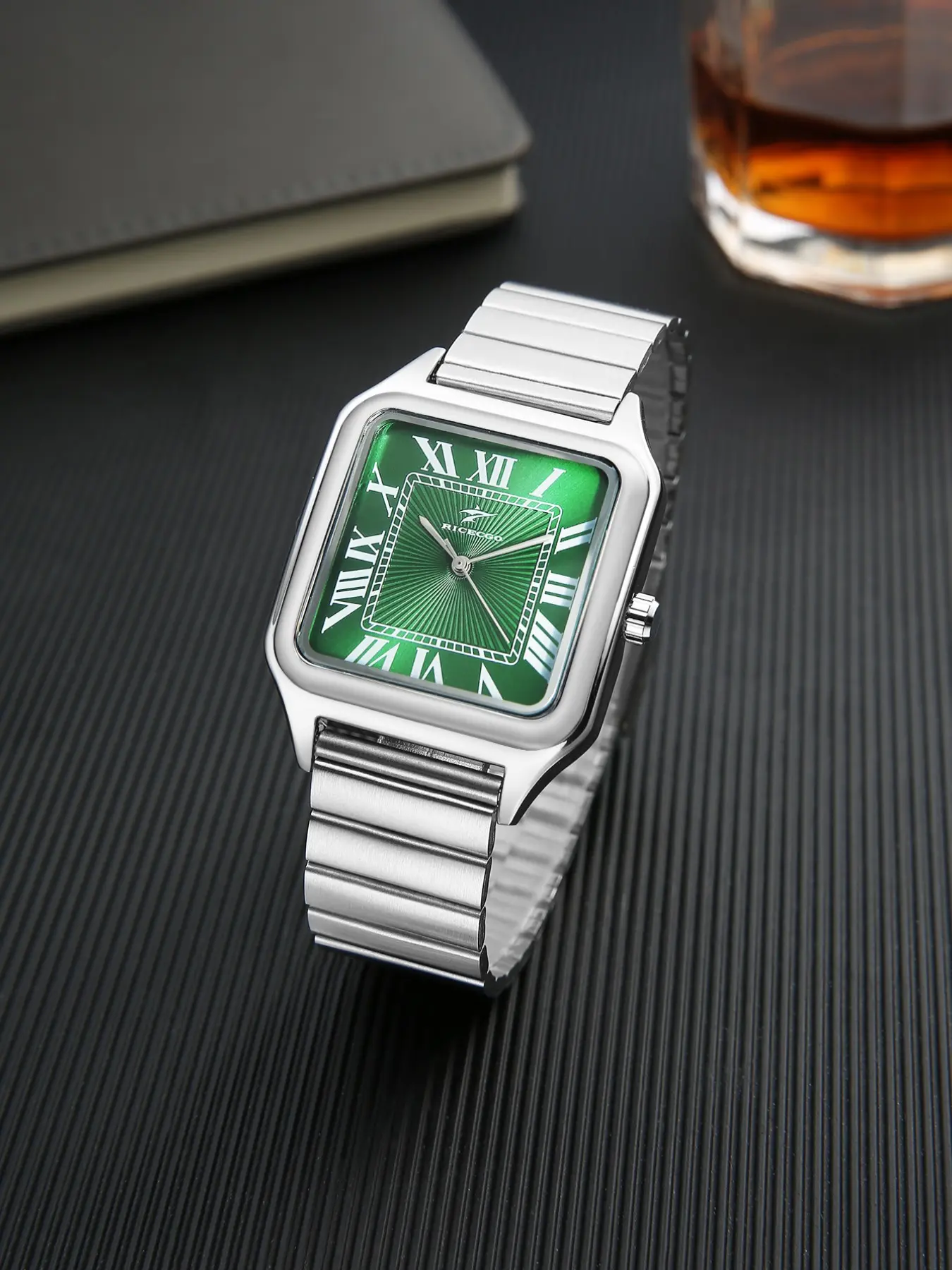 Unisex Fashion Watch with Classic Roman Numerals, Perfect for Daily Commute, Ideal Gift, Stylish Timepiece for Men and Women