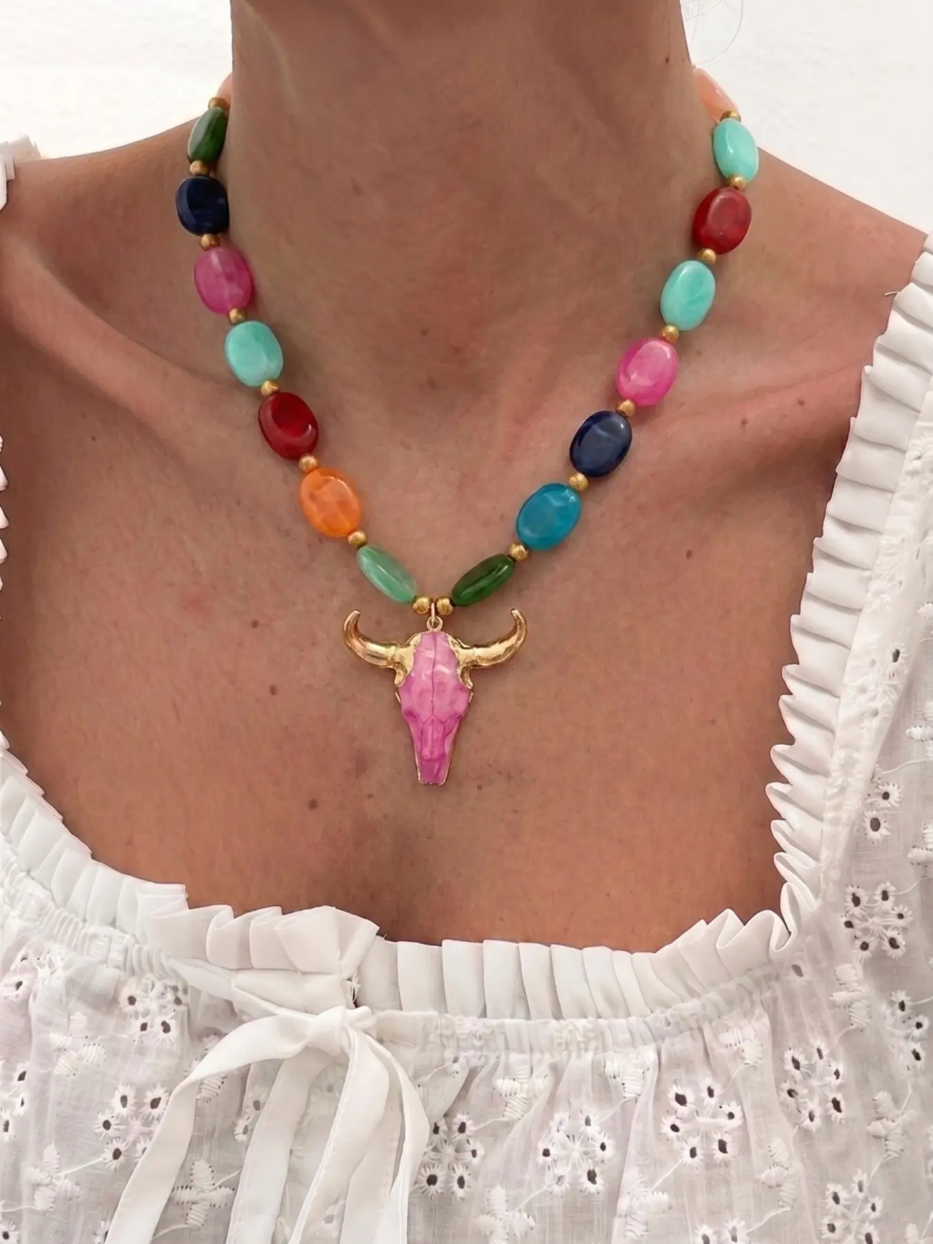 Dopamine Colorful Stone Bead Choker, Gold‑Trimmed Pink Bull Skull Pendant, American Western Retro Necklace For Festival & Beach Outfit