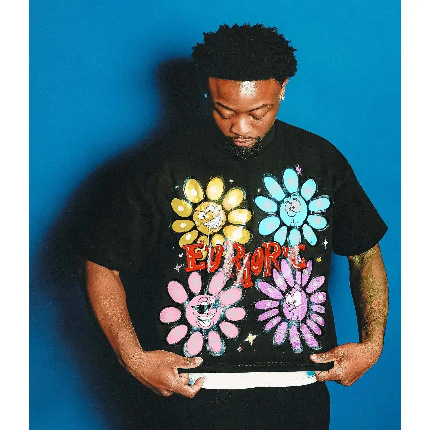 "Euphoric Expression" Smiley Flower Graphic T-Shirt, Black Y2K Streetwear Tee, Casual Short Sleeve mcr good Gooner Eat Sleep Goon Repeat men funny white tia kemp tshirt target bacon meme deo merch viral tiktok lover gift usa july design day style