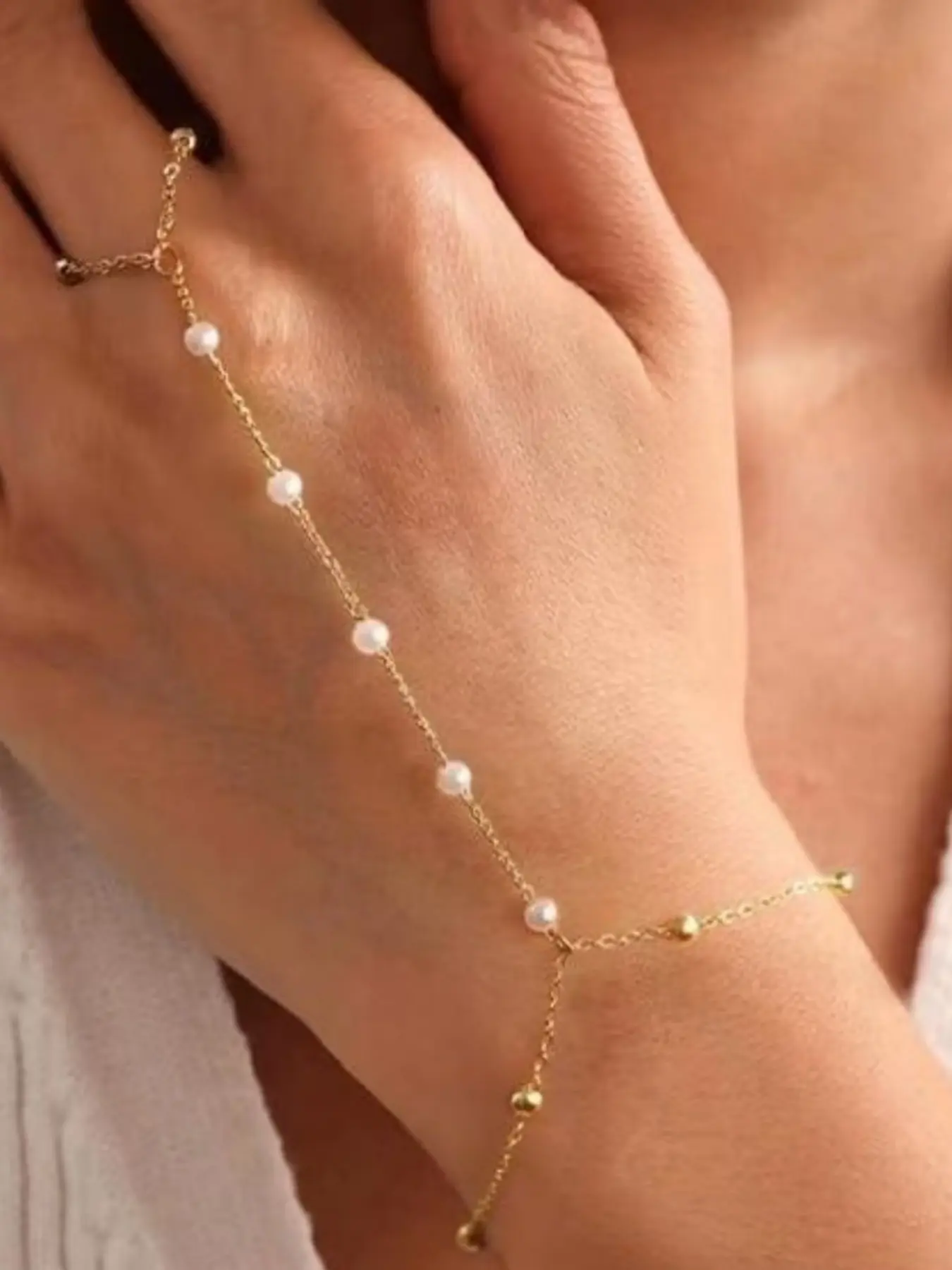 Golden Hand Chain Bracelets for Women, Dainty Stackable Hand Chain Bracelet Ring Golden Bracelets for Women Trendy Gold Jewelry Set Fashionable Bracelet