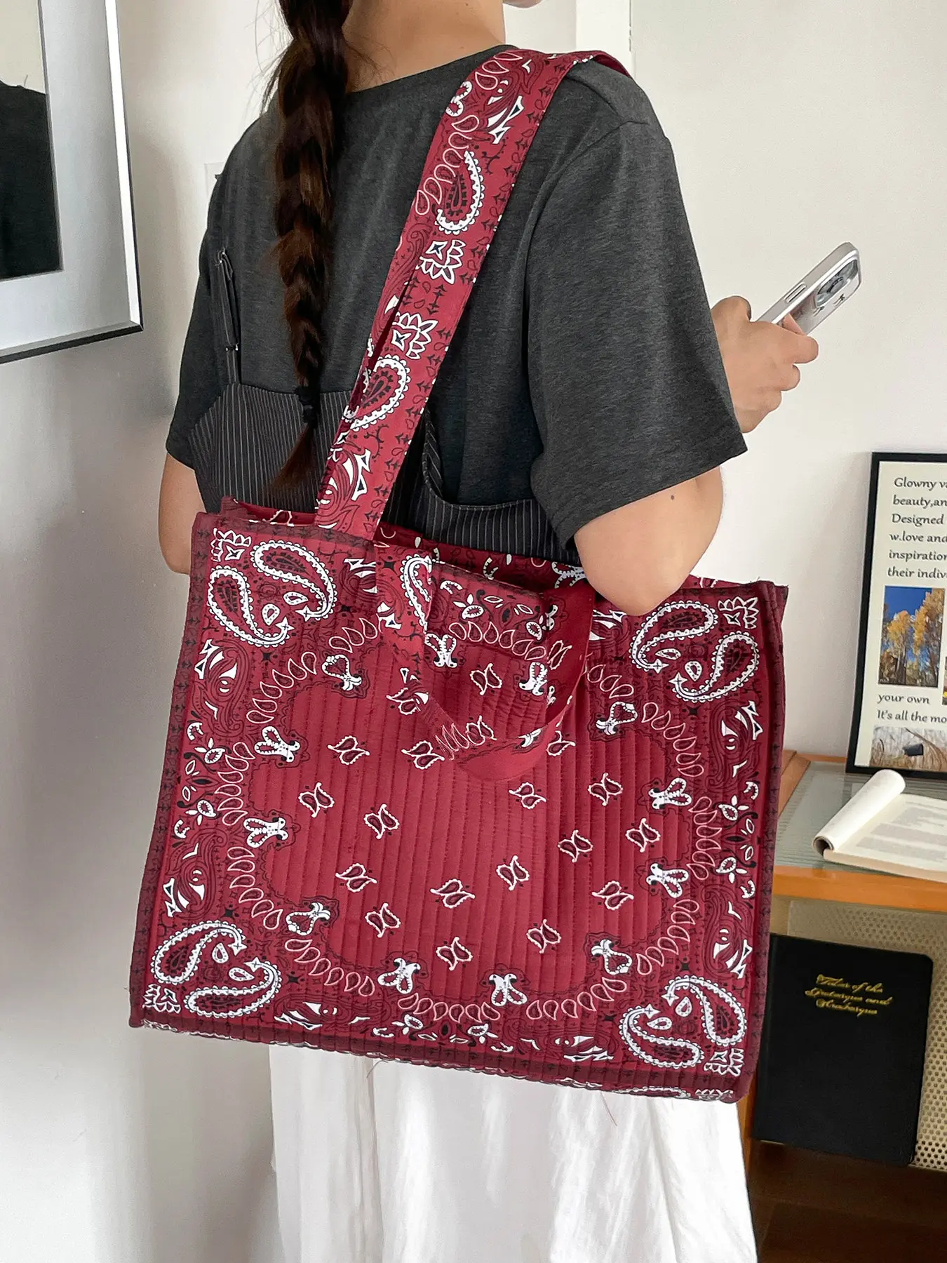1pc Quilted Paisley Tote Bag, Retro Wide-Strap Shoulder Purse, Padded Soft Fabric & Large Open Pocket, Ideal for Women Casual Daily, College & Weekend Outings