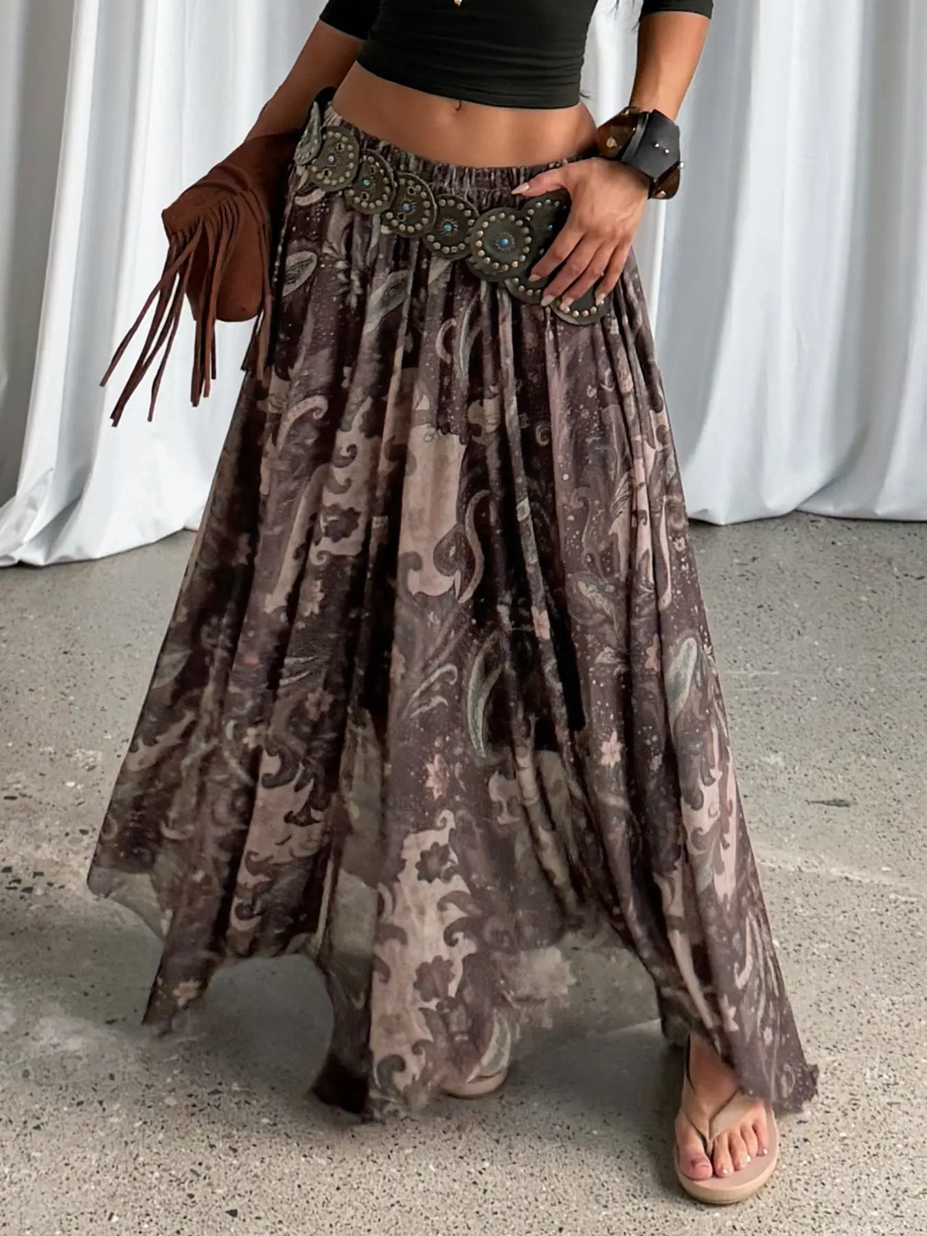 Brown Vintage Paisley Maxi Skirt Flowy Women High Waist Boho Floral Print A Line Flowing Long Skirt Elastic Waist Casual Vacation Beach Festival Y2K Streetwear Chic Skirt