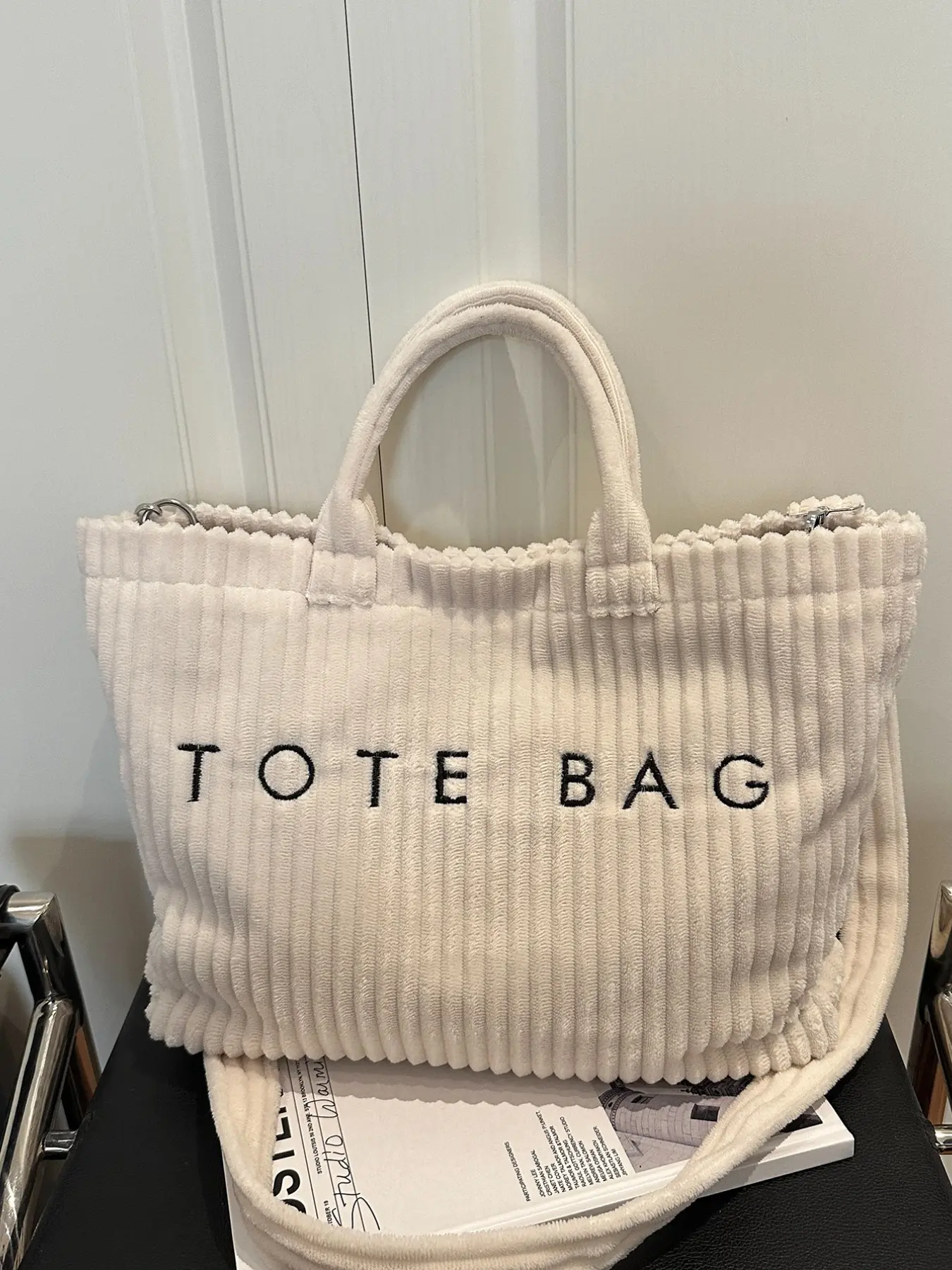 Women's Large Capacity Casual Daily Use Aesthetic Tote Bag, Fashionable Solid Color Faux Fur Letter Pattern Design, High-Quality Everyday Handbag