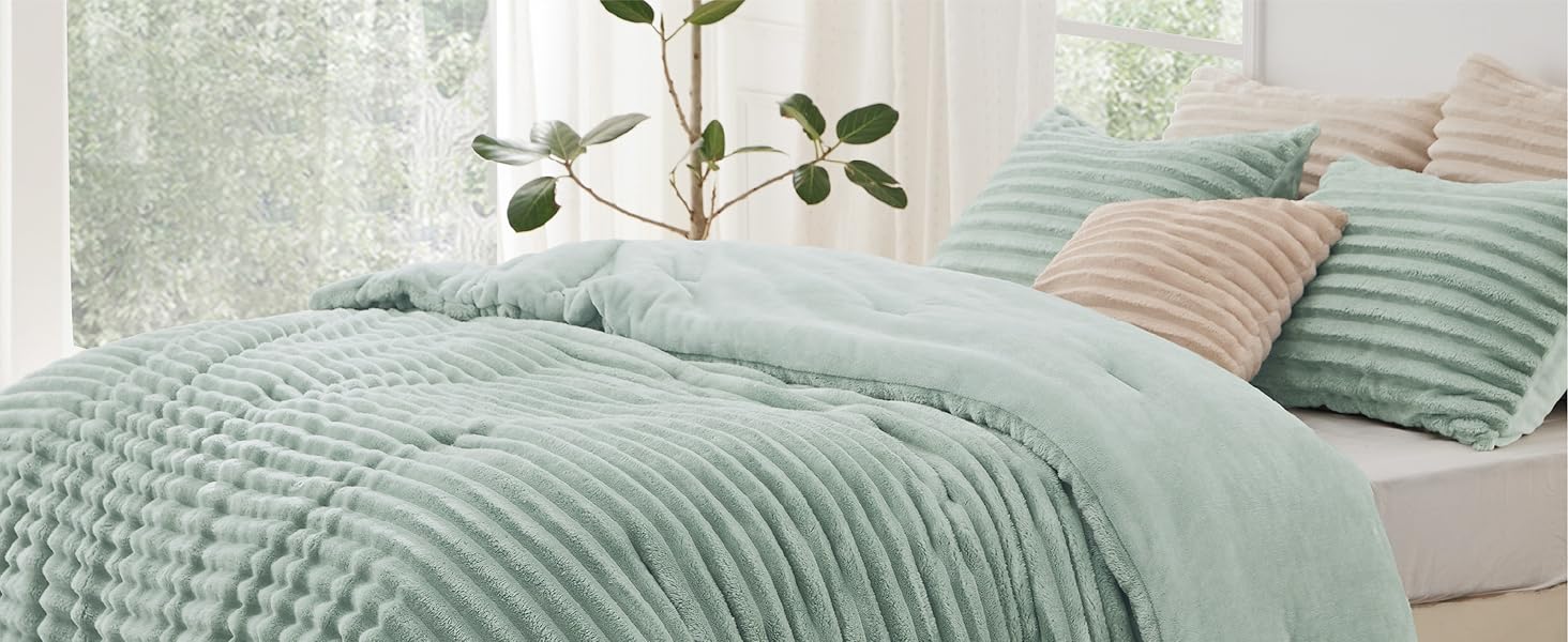 3-Piece GentleSoft Double-Side Fleece Fluffy White Queen Size Comforter Set, 2 Pillowcases, 90x90 Inches, Cozy Striped Luxury Home Bedding Decor, Home Supply, Three-Piece