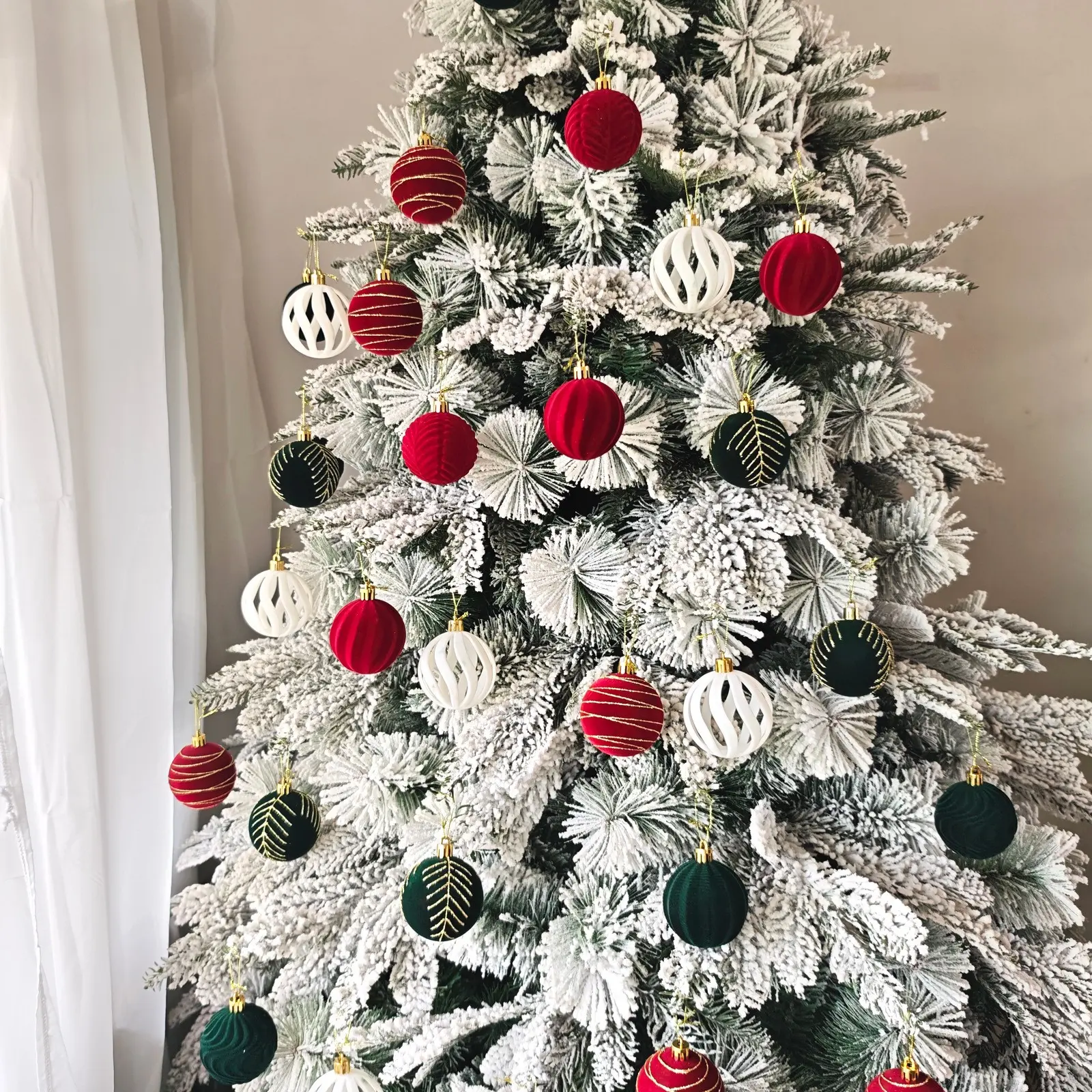 30pcs Christmas Tree Velvet Plastic Balls, 6cm Flocked Plush Painted Santa Claus Decorative Hanging Ornaments, Festive Holiday Decoration