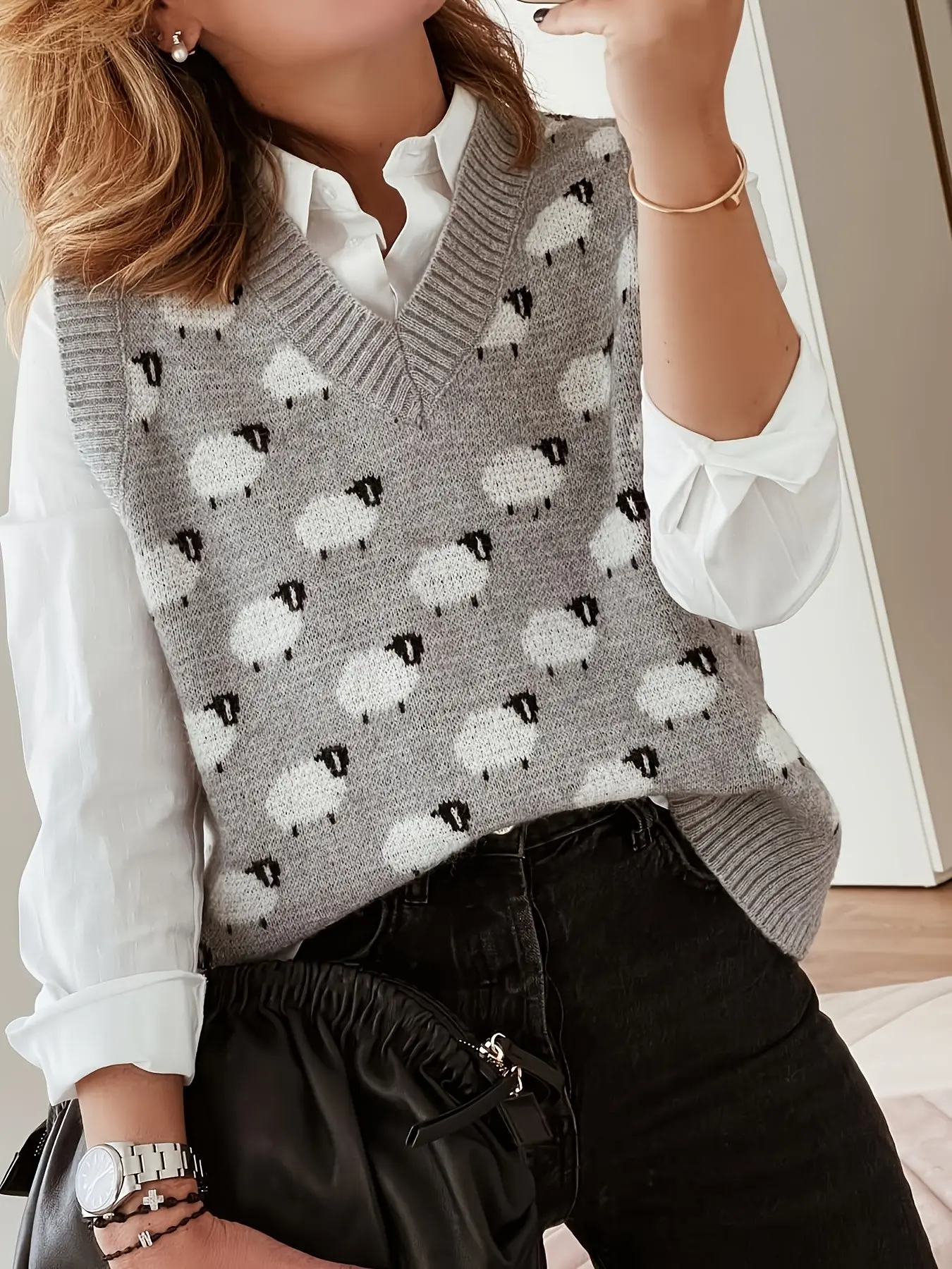 Women's Plus Size Striped Knit Vest, Cute Fashion Casual Top, Loose-Fitting Long Sleeveless Sweater, Ideal for Spring Summer Autumn