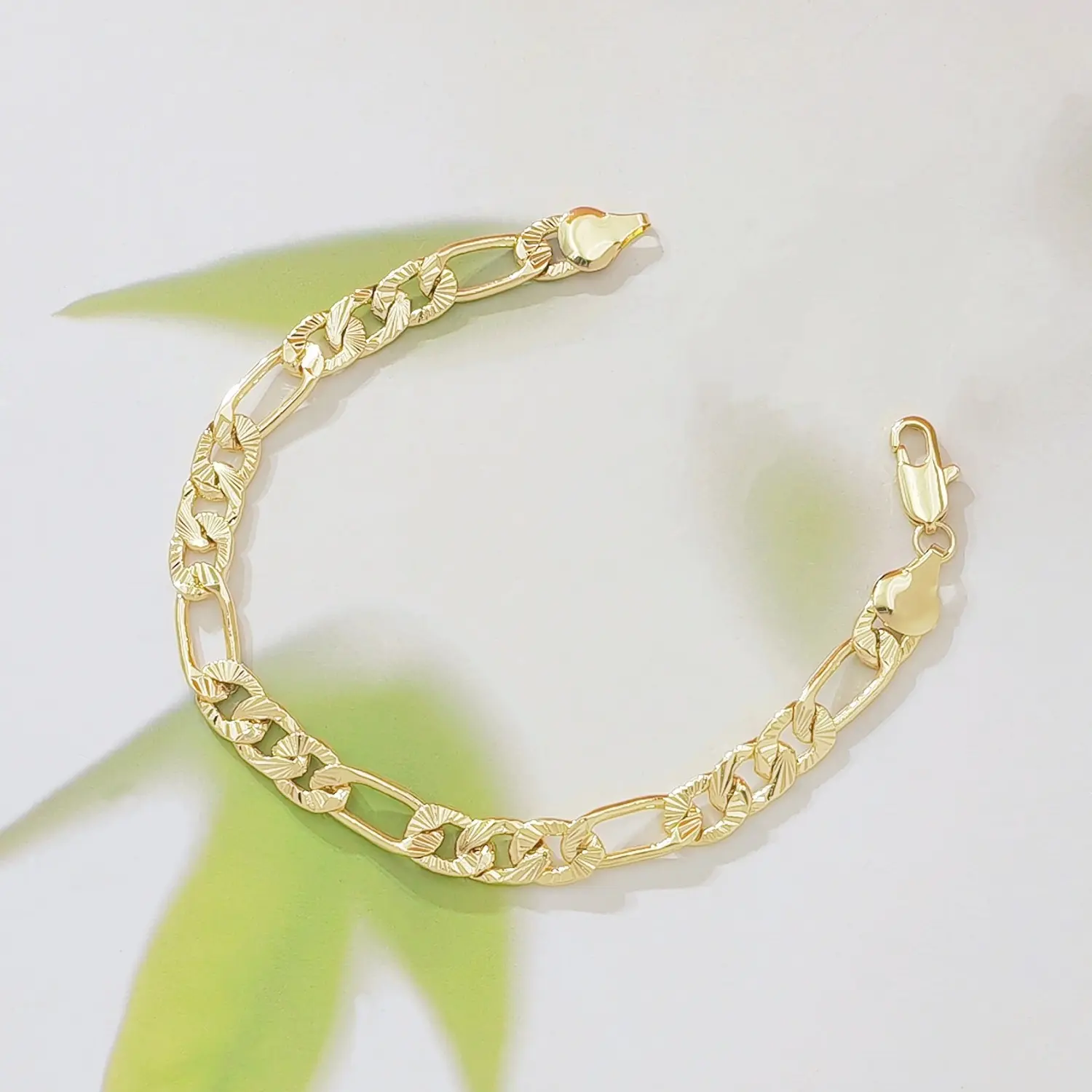 Unisex Gold Diamond-Cut Figaro Chain Sports Wristband, Trendy Textured Link Metal Bracelet, Hip Hop Punk Thick Bangle Jewelry Gift for Daily Wear-Party Wear