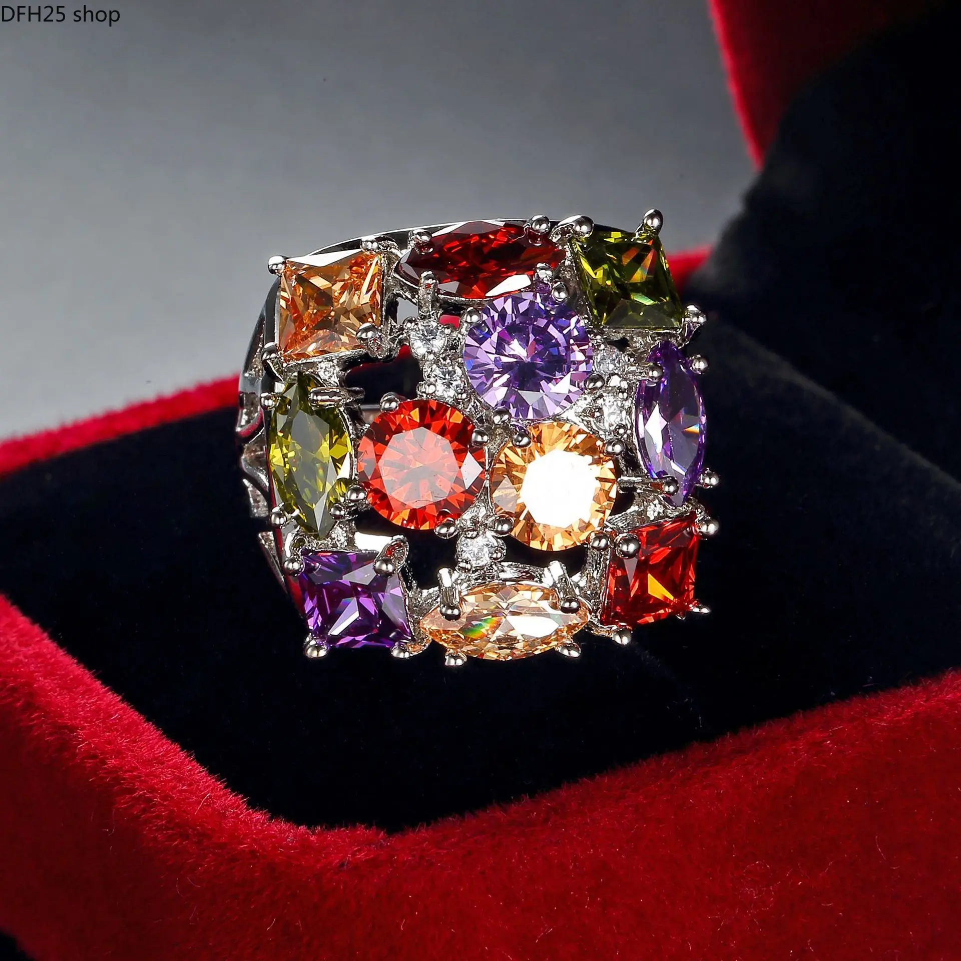 Colorful Crystal Statement Ring for Women Daily Wear, Adjustable Alloy Band with Multicolor Gemstone Design for Parties, Festivals and Fashion Outfit Styling