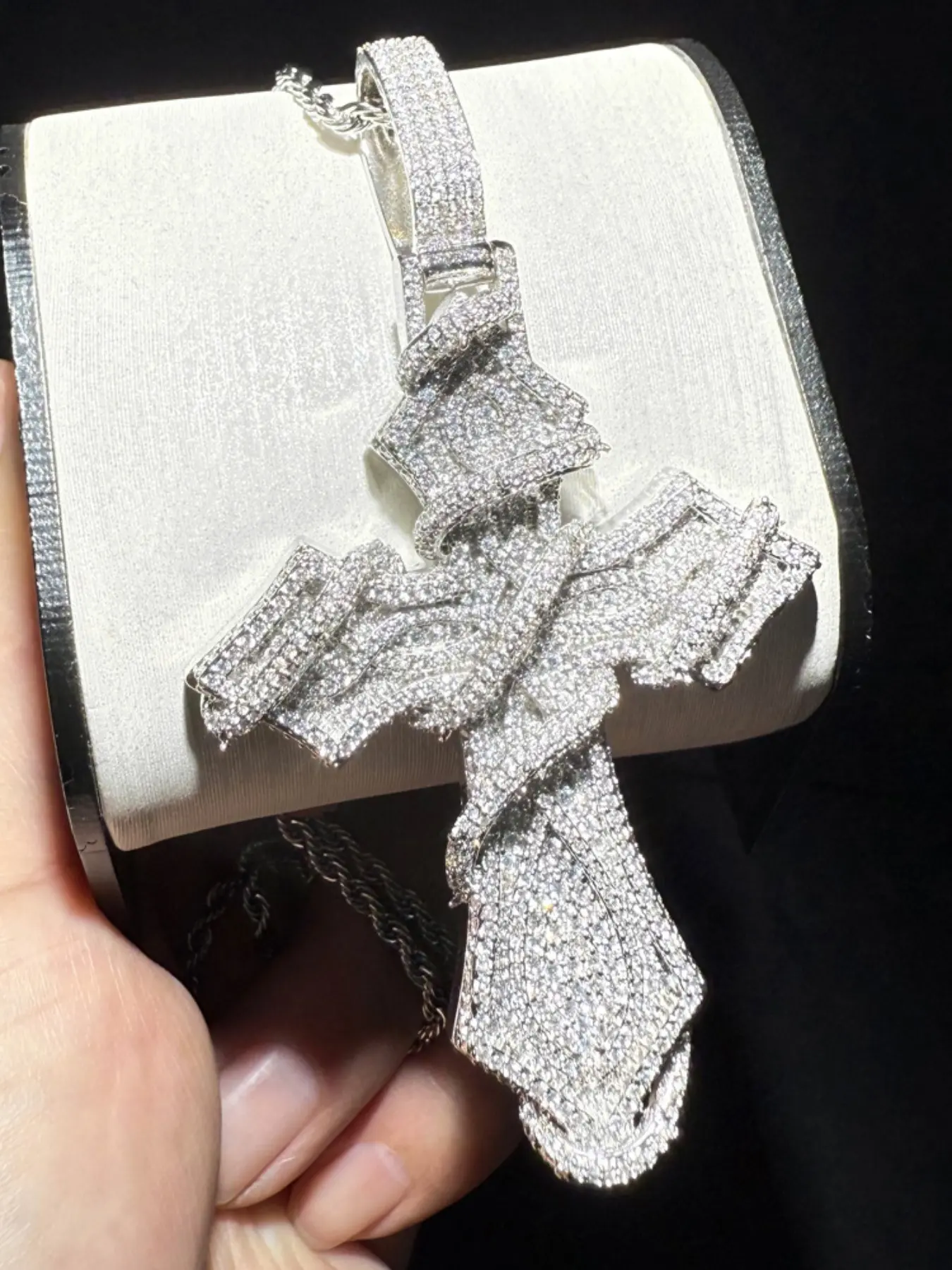 Luxurious Sparkling Full Diamond Thorn Cross Pendant Necklace, European and American Style, New Hip Hop Men's Jewelry, Trendy Accessory