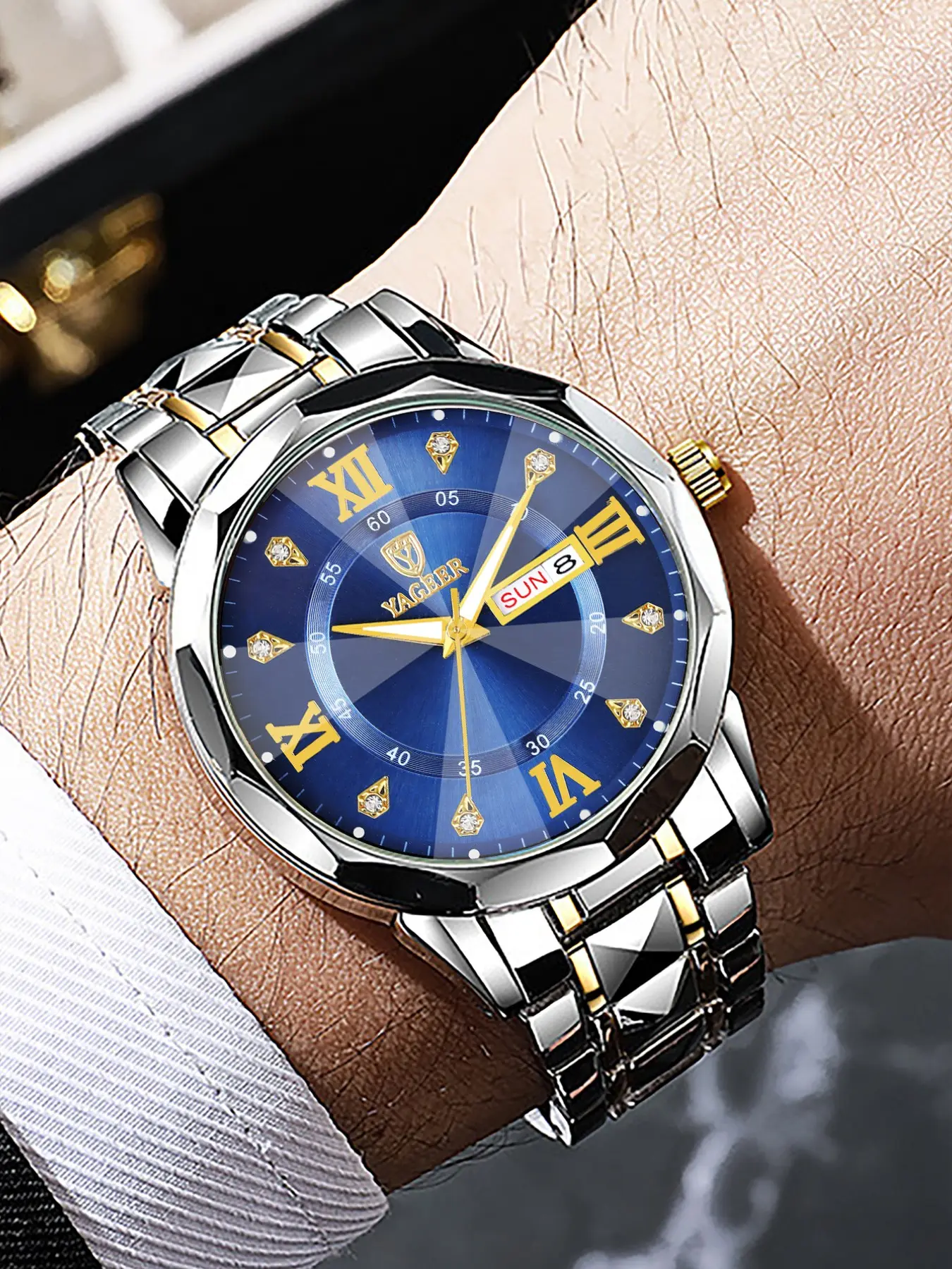 Unisex Quartz Watch with Silver Color Stainless Steel Strap, Calendar Function, Roman Numerals, Perfect for Daily Wear, Gifts