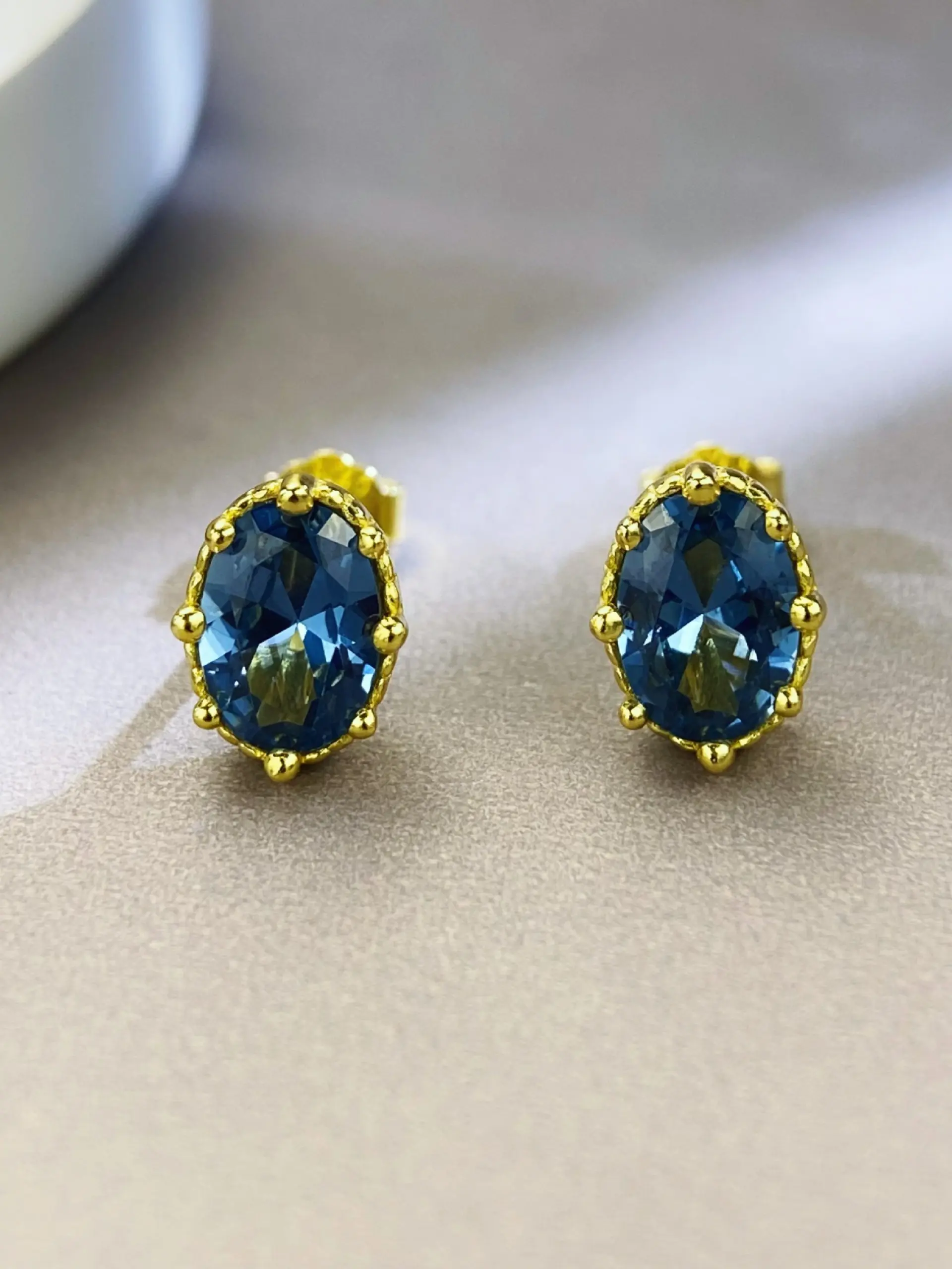 Unisex Retro Silver Color Earrings, Synthetic Sapphire Studs, Durable Fashion Jewelry, Perfect Gift, Daily Elegant Choice