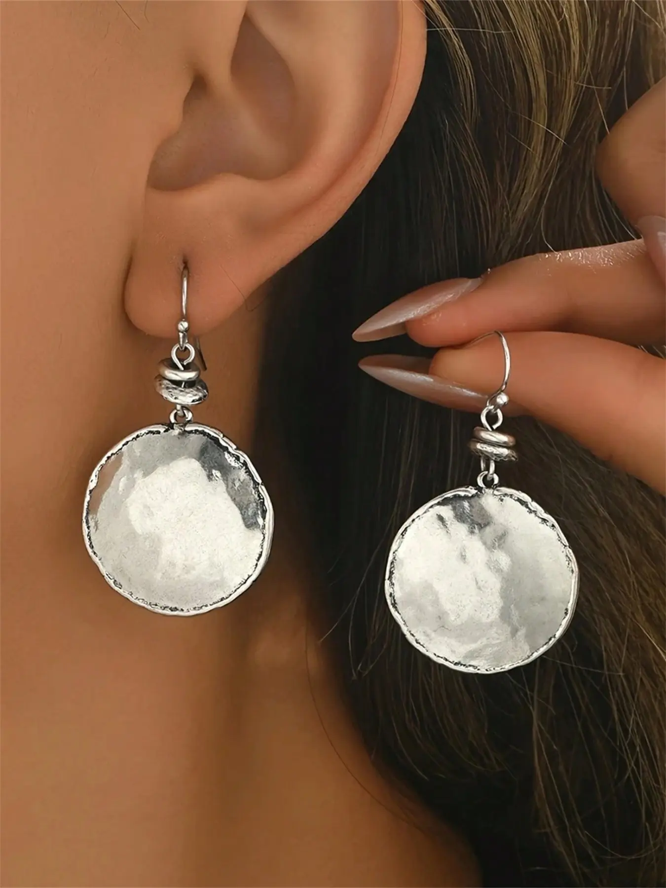 1pair Vintage Hammered Hoop Earrings for Women - Simple Round Drop Dangle Earrings, Minimalist Everyday Jewelry Gift for Casual Wear Rounded Hoop Earrings