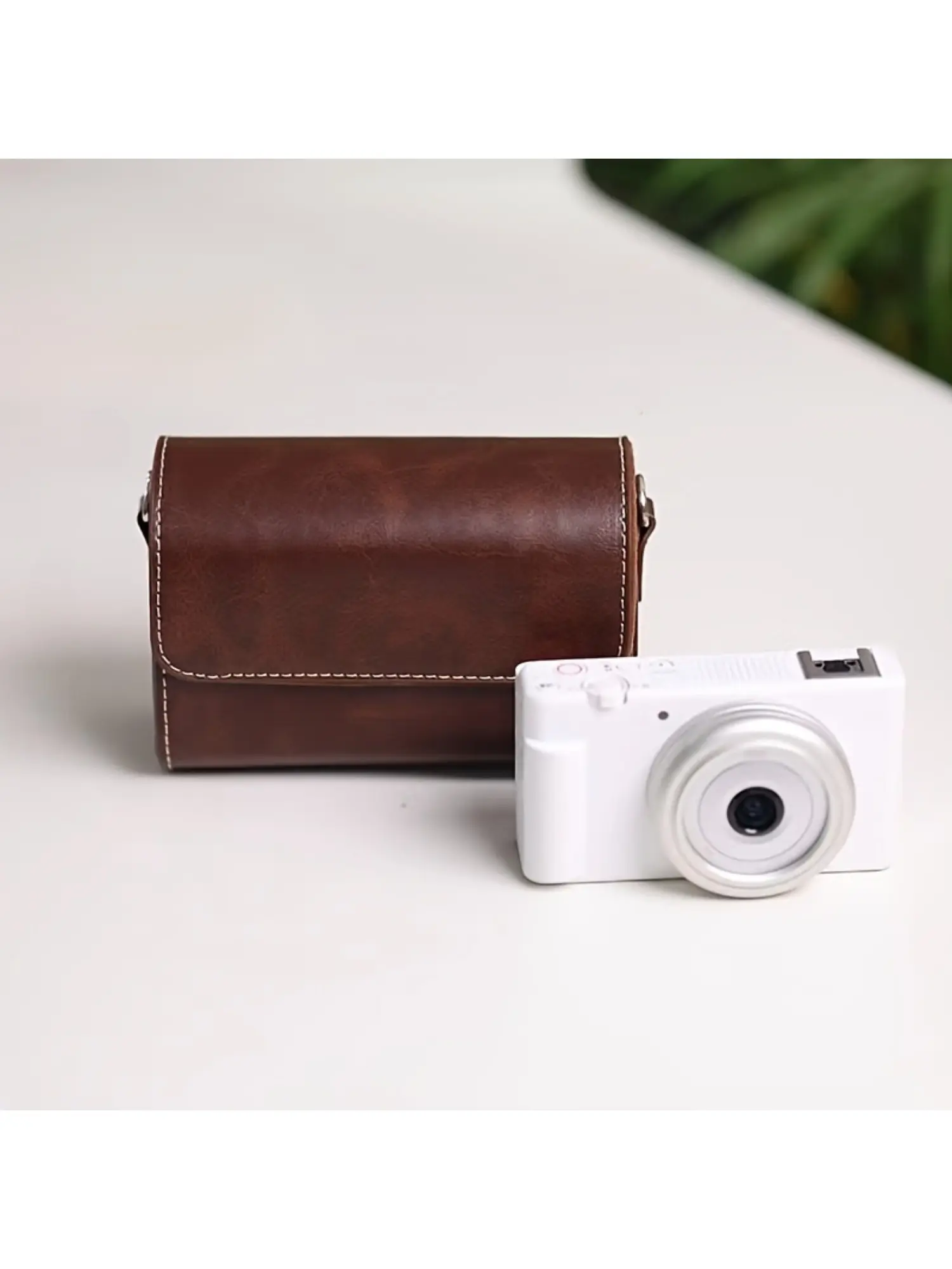 Womens Fashion Single Shoulder Camera Bag Small Card Camera Storage Bag Built in Compartments Hold 2 Batteries and 2 Memory Cards Portable Carry Bag Photography Camera Accessories