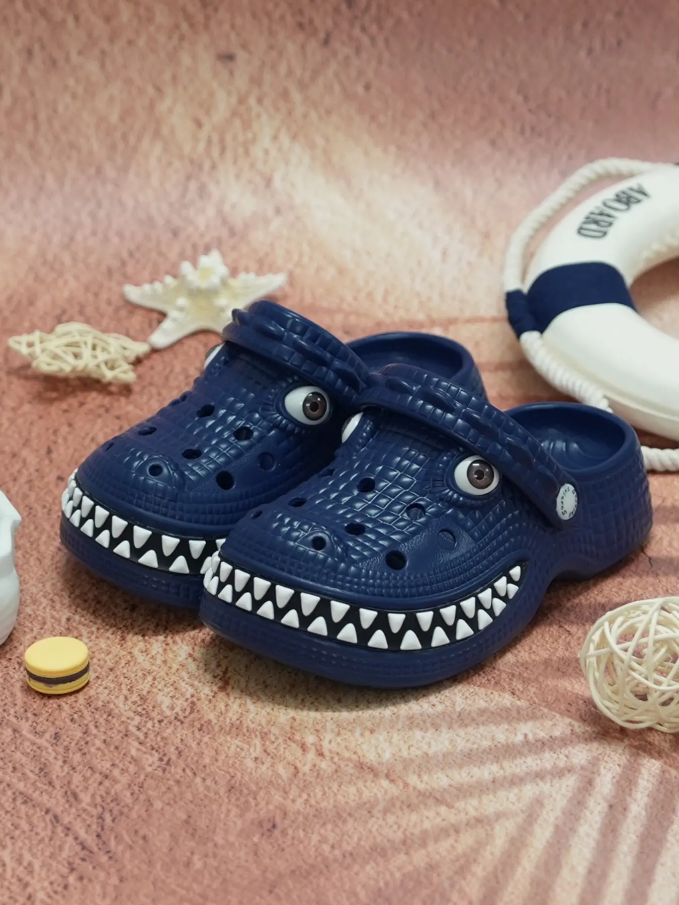 2026 New Cartoon Crocodile Dinosaur Shoes, Tyrannosaurus Rex Breathable Soft Comfort, Unisex Kids Holey Shoes, Sandals for Toddlers, Trendy Footwear, Eva Sandals