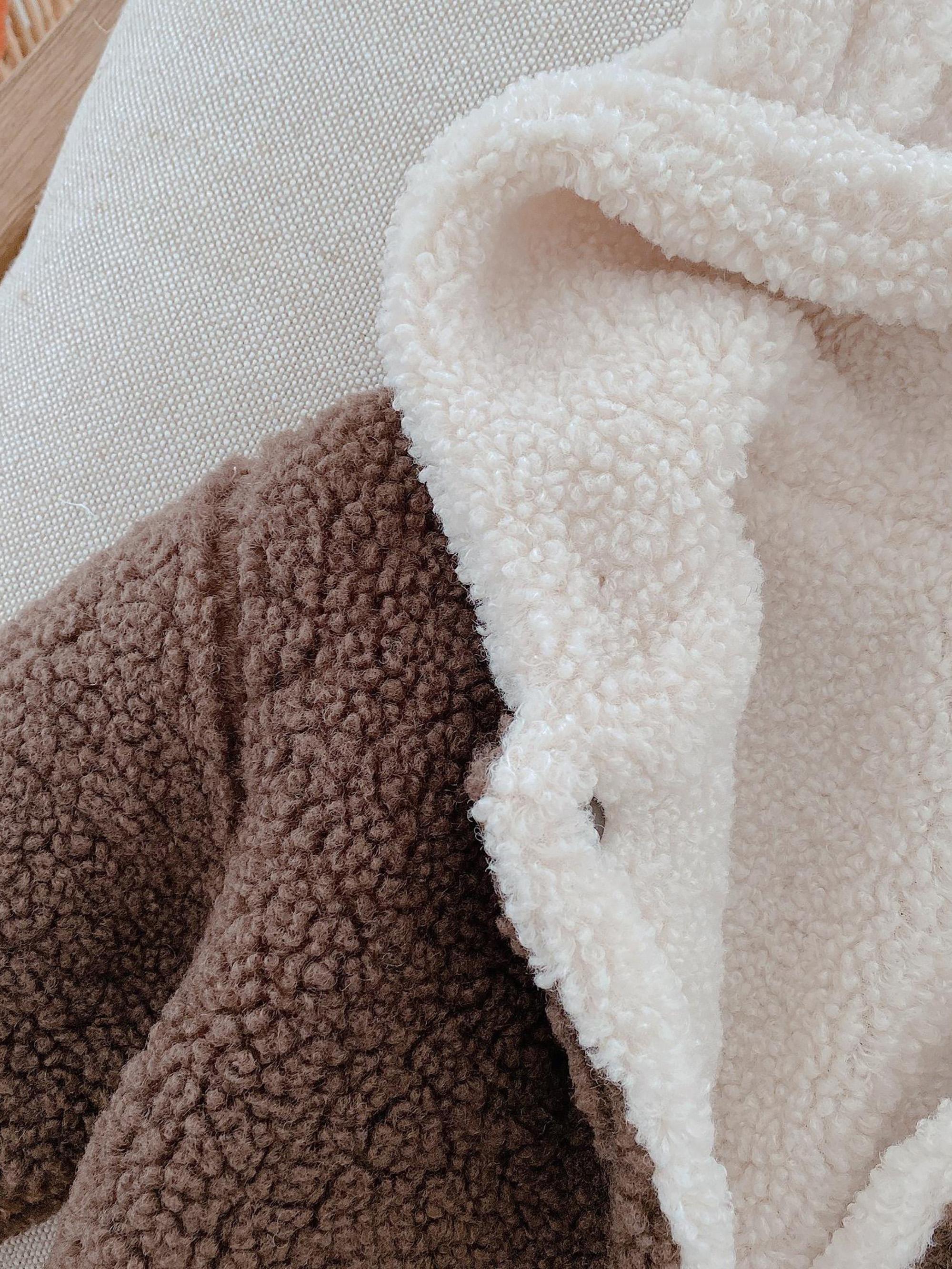 Girls' Plush Hooded Winter Jacket with Pockets - Soft Warm Coat, Cozy Full-Zip Outerwear for & Youth, Stylish Cold Weather Jacket for Everyday & Special Occasions (Easy On/Off), Seasonal Wear, Unisex ' Coat