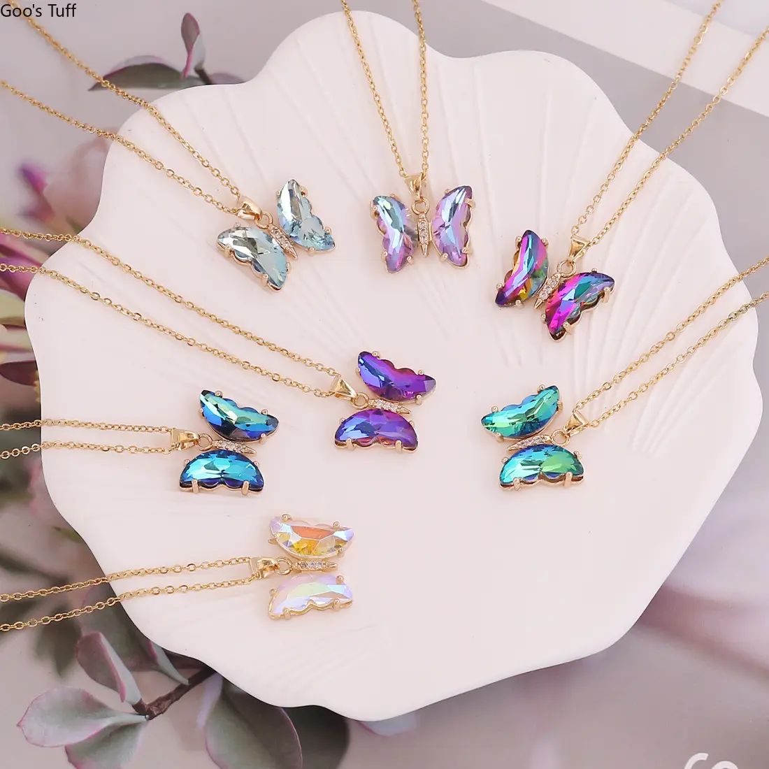 Women's Elegant 1-Piece Stainless Steel Gradient Butterfly Pendant Necklace, Auspicious Pendant-Form Clavicle Jewelry for Daily Stackable Wear