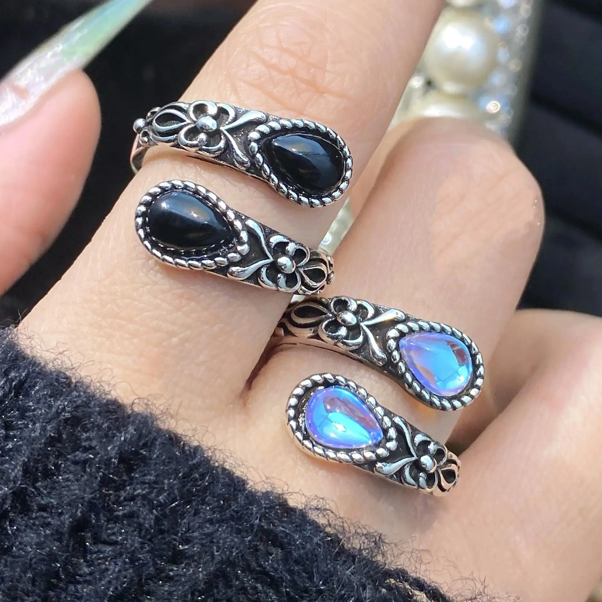 Sicbumi S925 Sterling Silver Moonstone Ring for Women And Men, Adjustable Thumb Open Ring, Victorian Vintage Style Hypoallergenic Nickel Free, Bohemian Style Ring for Daily, Party Jewelry Gift