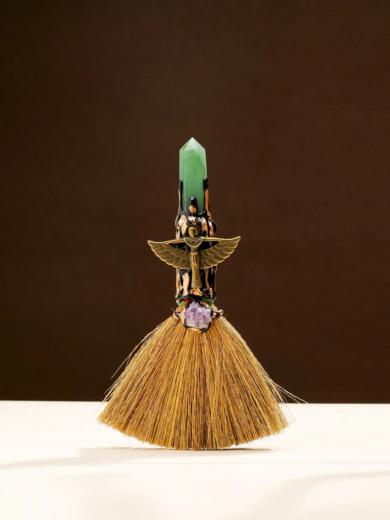 Natural Crystal Column Broom with Amethyst Bud Flower Decoration, Mini Spiritual Gift, Perfect for Crystal Enthusiasts